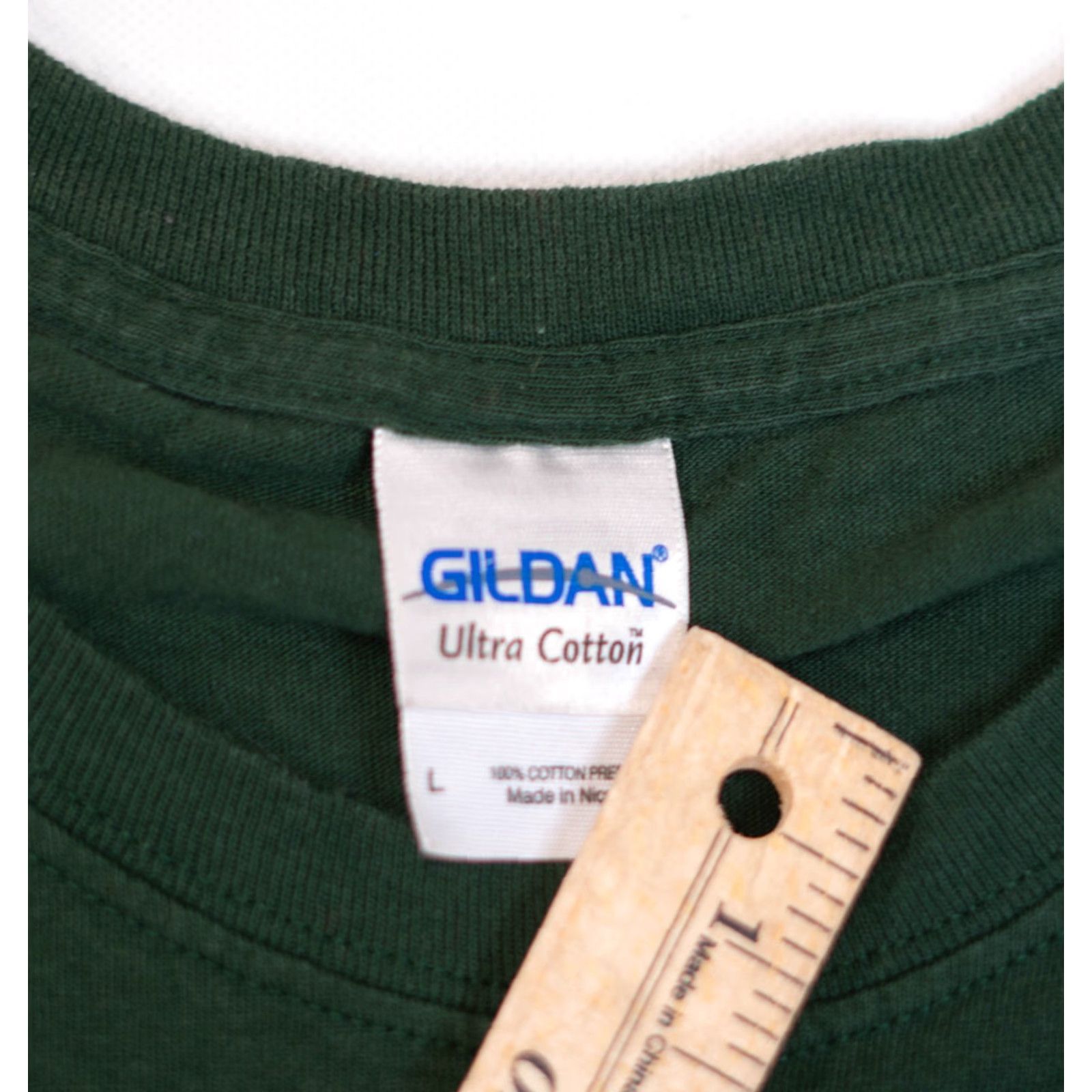 Gildan VINTAGE Gildan CW ARROW TV SERIES Green T-Shirt L Men Crew Neck Short Sleeve Graphic Tee Logo DC Comics Green Arrow Super Hero Retro TV Show Size US L / EU 52-54 / 3 - 4 Thumbnail