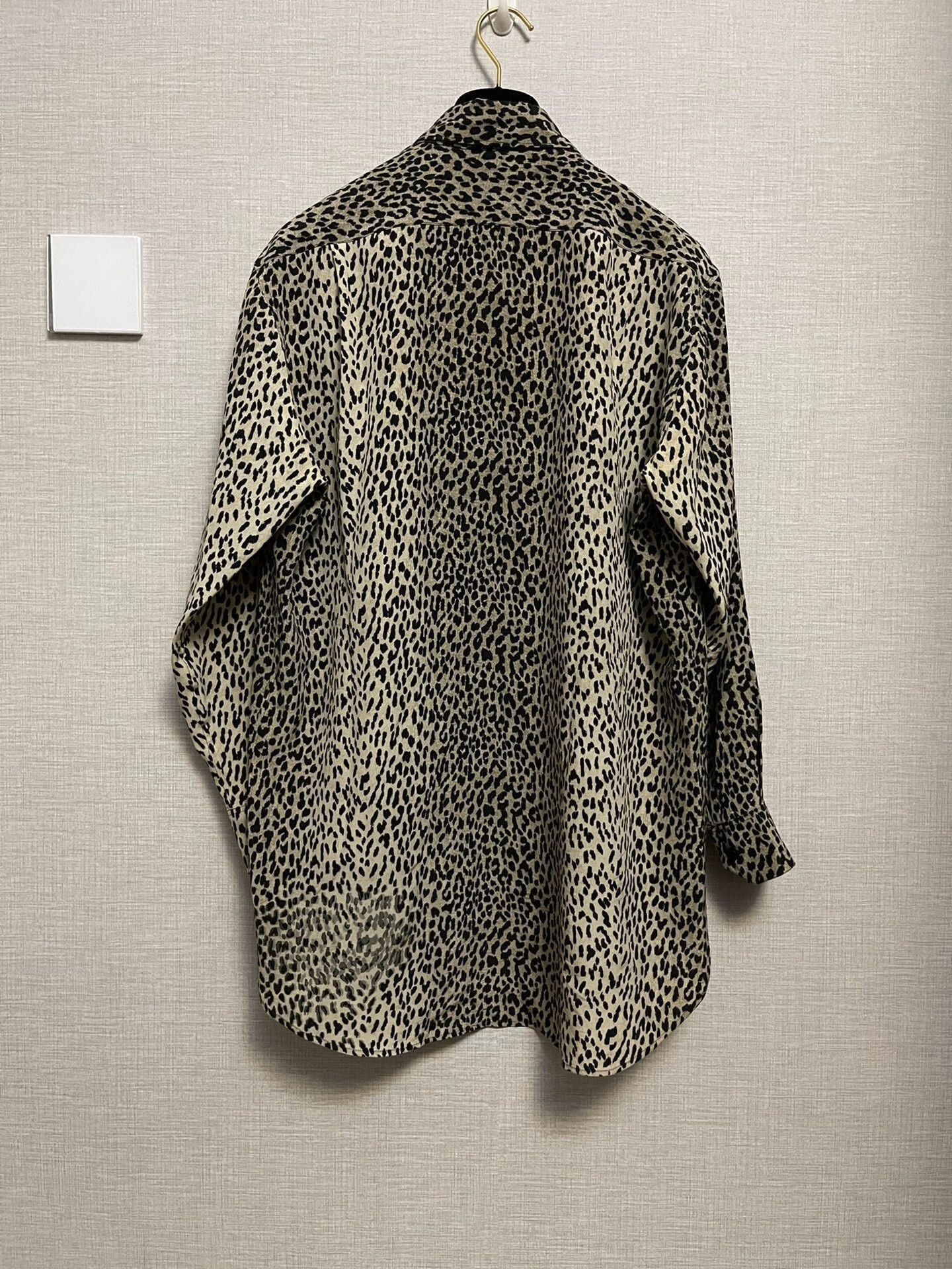 Saint Laurent Paris oversized leopard print silk shirt. Size L / US 10 / IT 46 - 2 Thumbnail