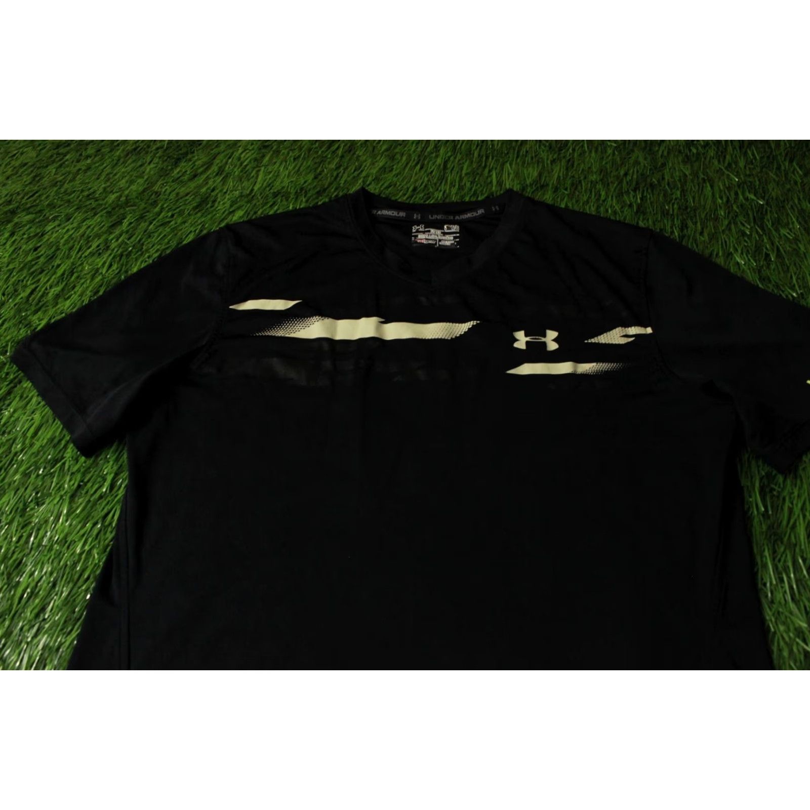 Under Armour Under Armour HeatGear Shirt Men Large Black Jersey Short Sleeve Compression T-Shirt 2016 Sports Activewear CrossFit Size US L / EU 52-54 / 3 - 2 Thumbnail