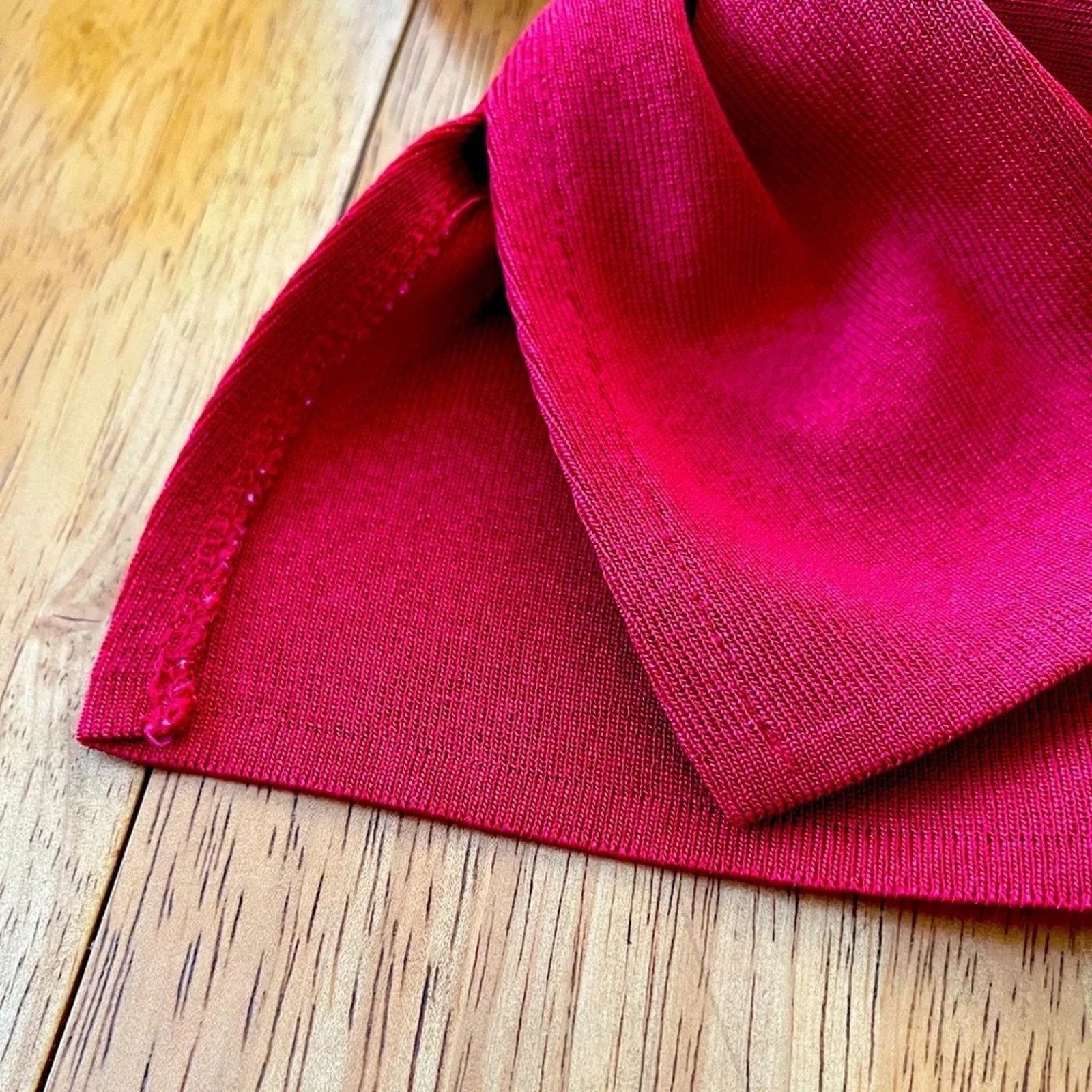 The Unbranded Brand Exclusively Misook red long sleeve top with black trim, M Size M / US 6-8 / IT 42-44 - 3 Thumbnail
