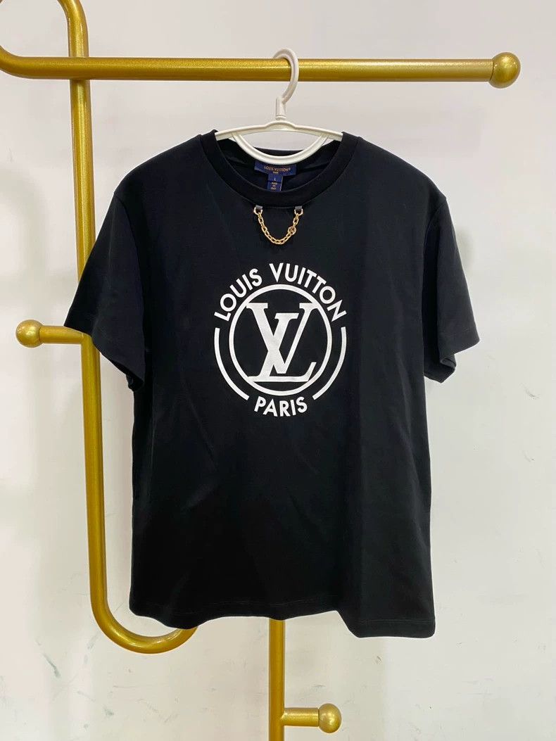 Louis Vuitton Louis Vuitton black logo letters on the chest short sleeve Size US L / EU 52-54 / 3 - 1 Thumbnail