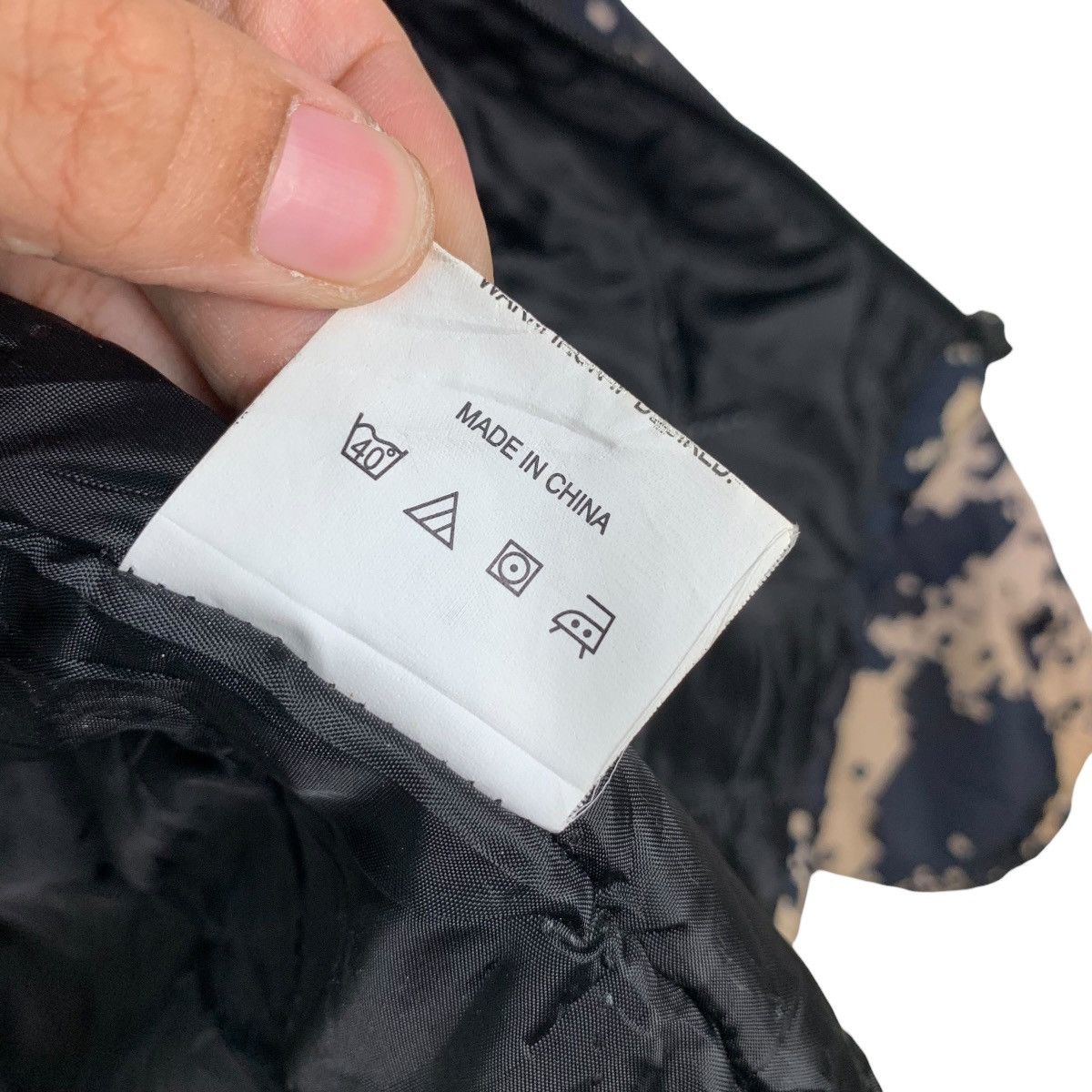 Vans VANS Of The Wall Digital Camo Hoodie Jacket #0455-C21 Size US XL / EU 56 / 4 - 16 Thumbnail