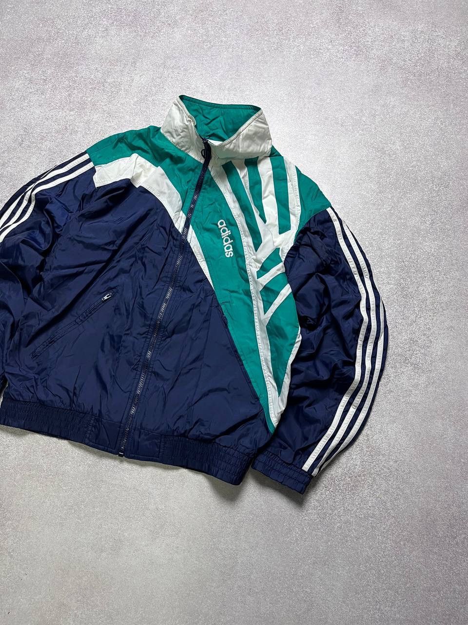 Adidas VINTAGE ADIDAS NYLON OLYMPIC Y2K RETRO JACKET M Size US M / EU 48-50 / 2 - 2 Thumbnail