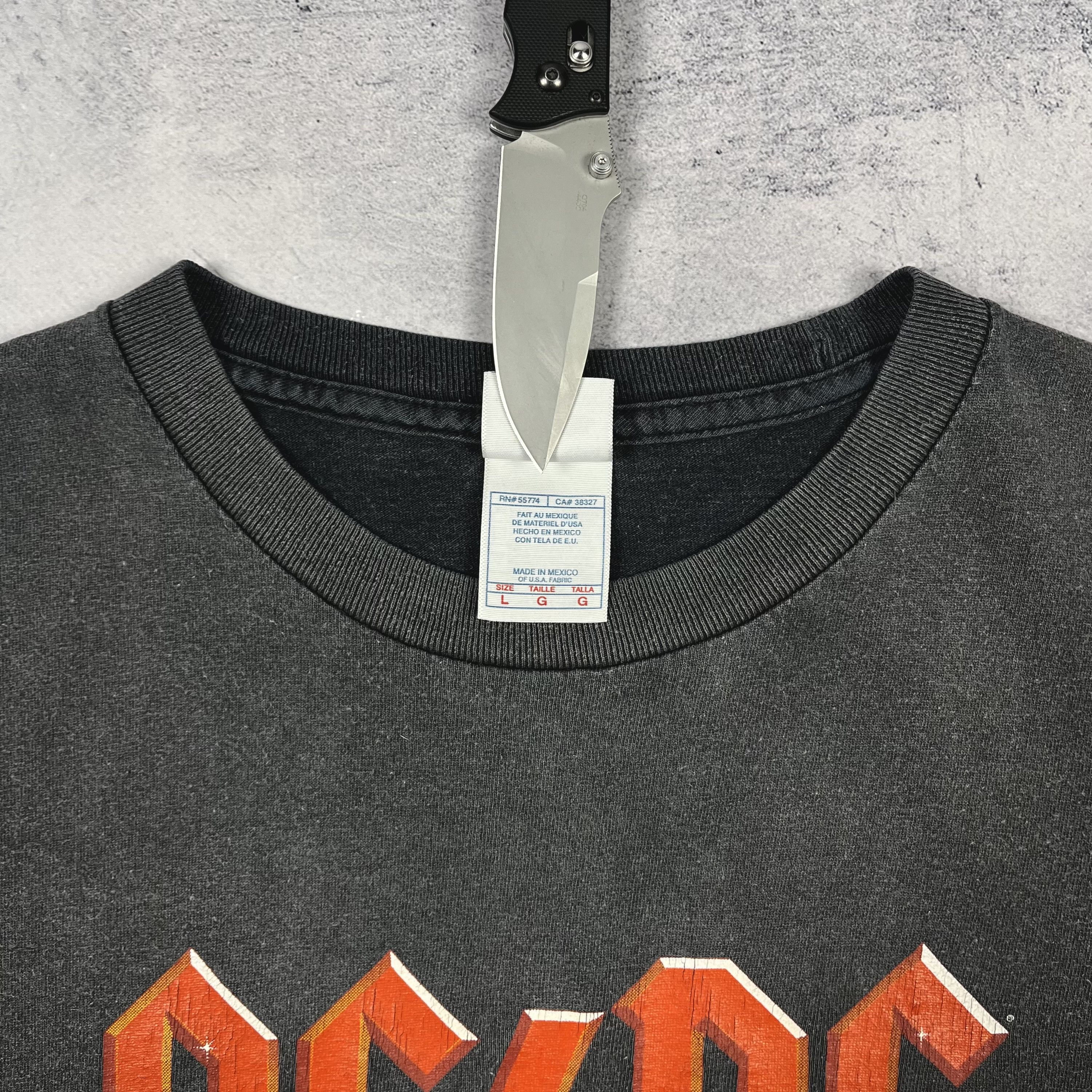 Band Tees Vintage AC/DC Rare Crazy Sunfaded Rock Band T Shirt 2003 Size US L / EU 52-54 / 3 - 14 Thumbnail