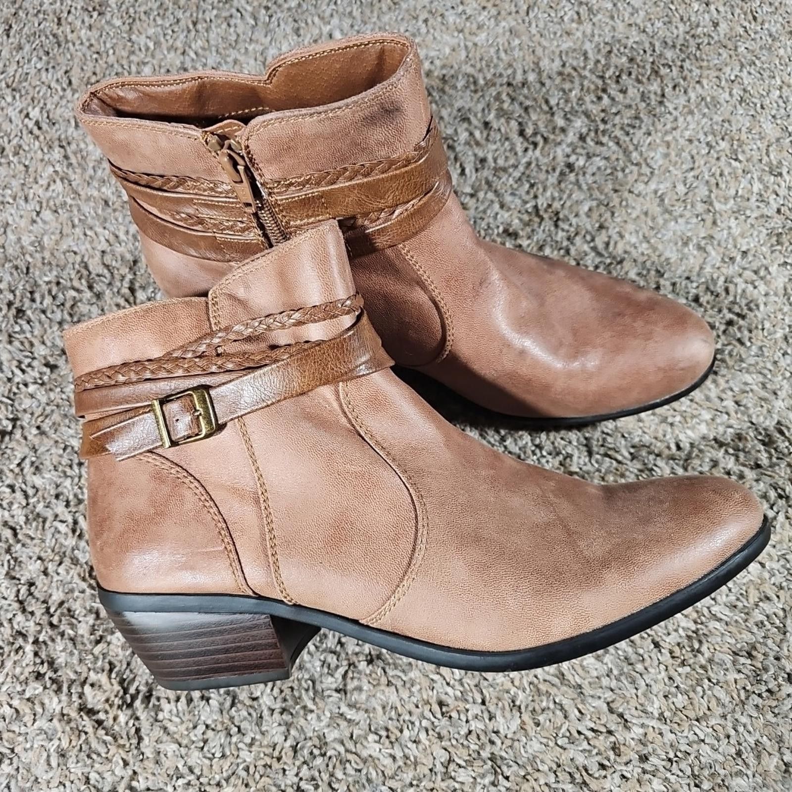 Araki Yuu Yuu Yůů Women's Ankle 10M Brown Faux Leather Block Heel Shoe Size US 10 / IT 40 - 1 Thumbnail