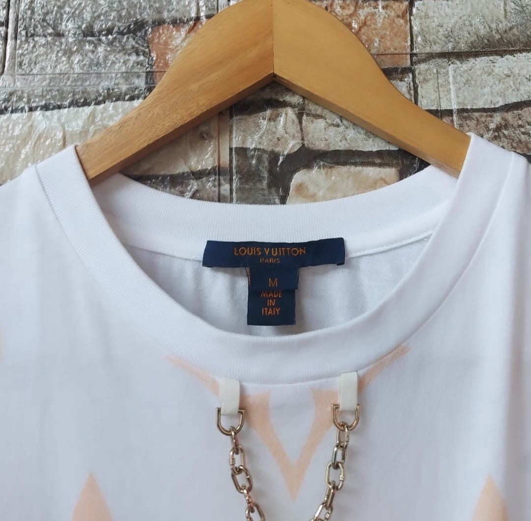 Louis Vuitton Louis Vuitton Monogram Tshirt Size M / US 6-8 / IT 42-44 - 4 Thumbnail