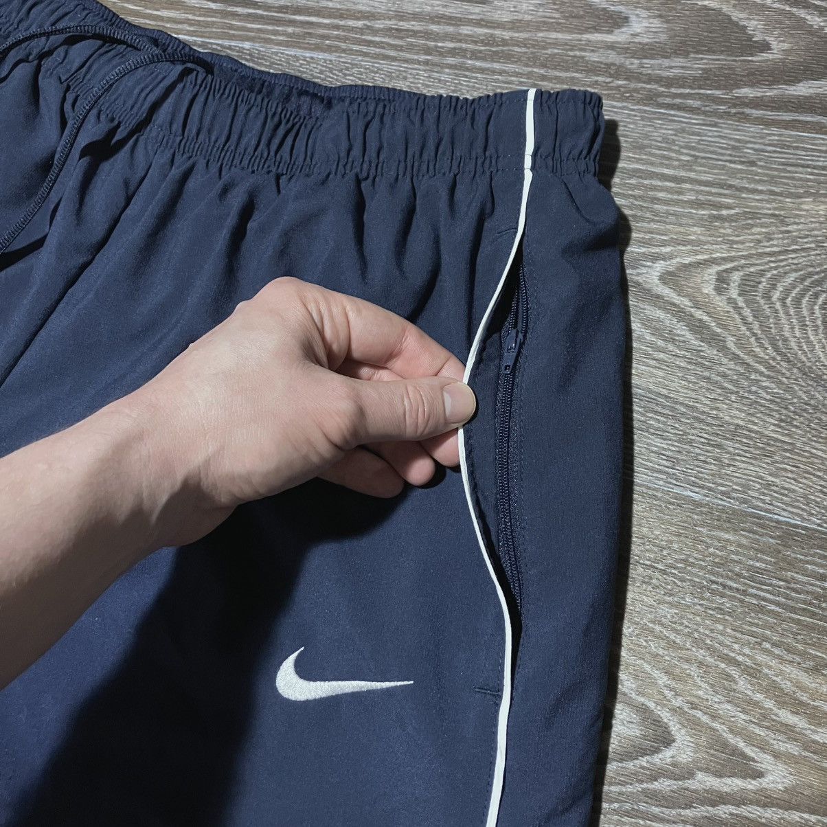 Nike Vintage NIKE Embroidered Mini Swoosh Baggy Fit Tracksuit Size US XL / EU 56 / 4 - 20 Thumbnail