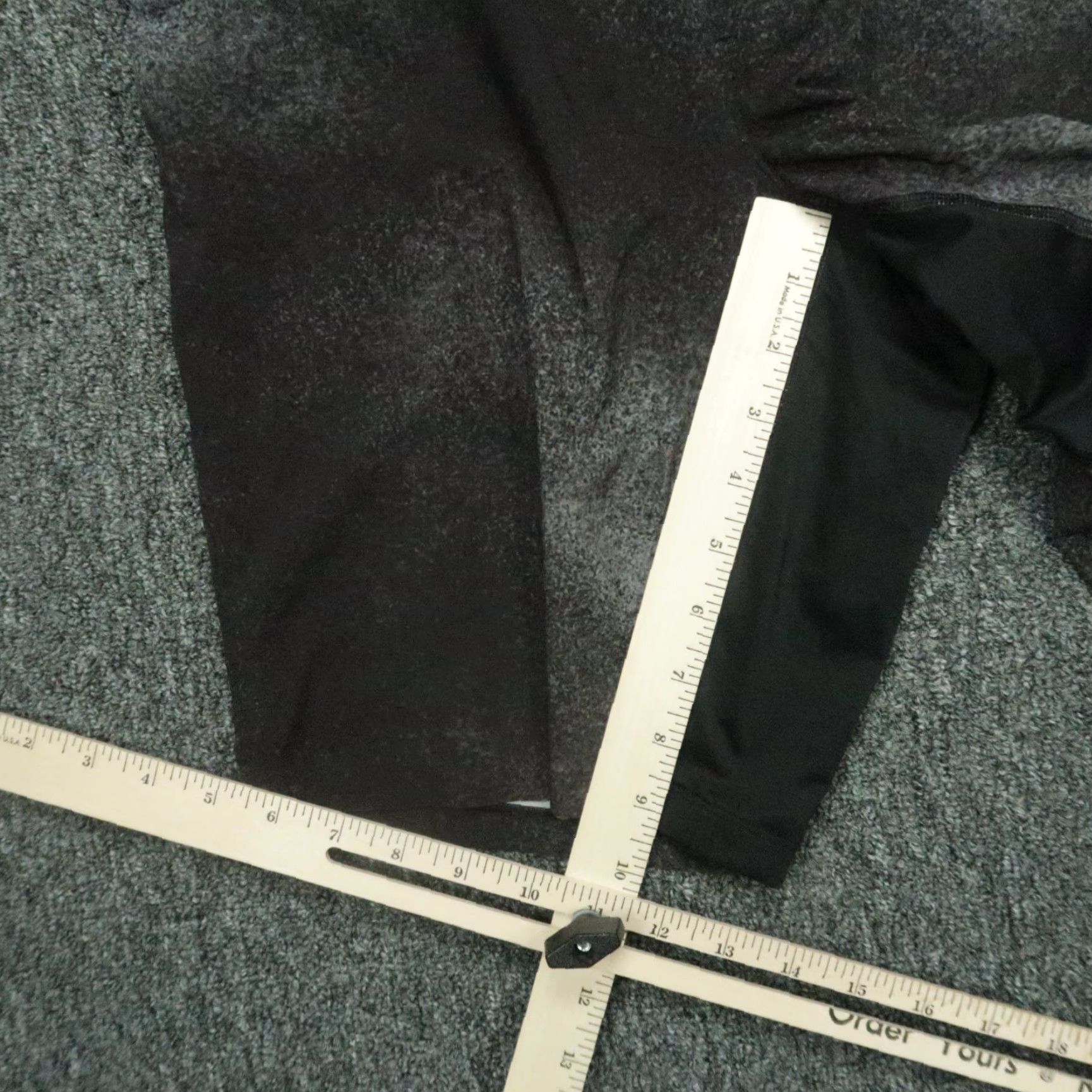 Lululemon Lululemon Shorts Mens Small Black Gray T.H.E. Linerless Zip Pocket Training Size US 29 - 7 Thumbnail