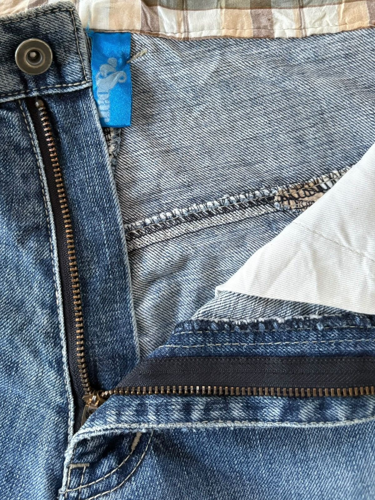 Japanese Brand Vintage Japanese Brand Faded Distress Loose Jeans Size US 32 / EU 48 - 5 Thumbnail
