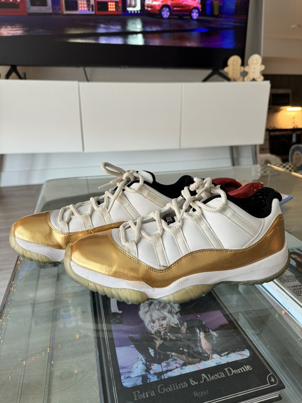 Jordan Brand Air Jordan 11 Retro Low Size US 10 / EU 43 - 2 Thumbnail