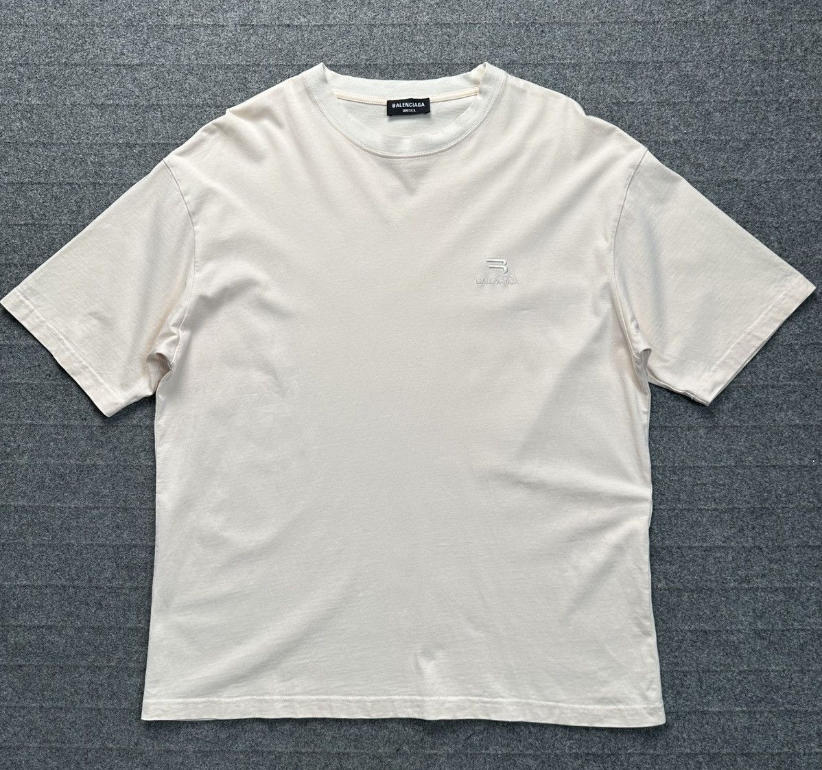 Balenciaga Balenciaga - UNIFIT SS21 Embroidered Chest Logo Chalky White Size US M / EU 48-50 / 2 - 1 Thumbnail