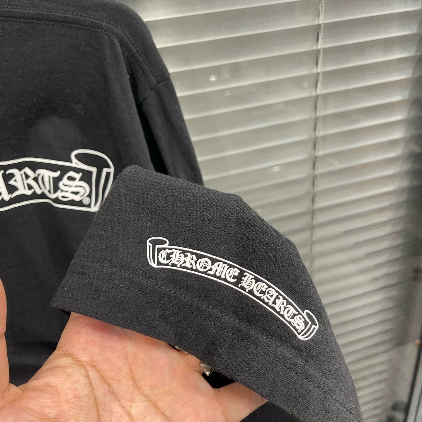 Chrome Hearts Chrome Hearts Scroll Logo Print LS M like new Size US M / EU 48-50 / 2 - 7 Thumbnail