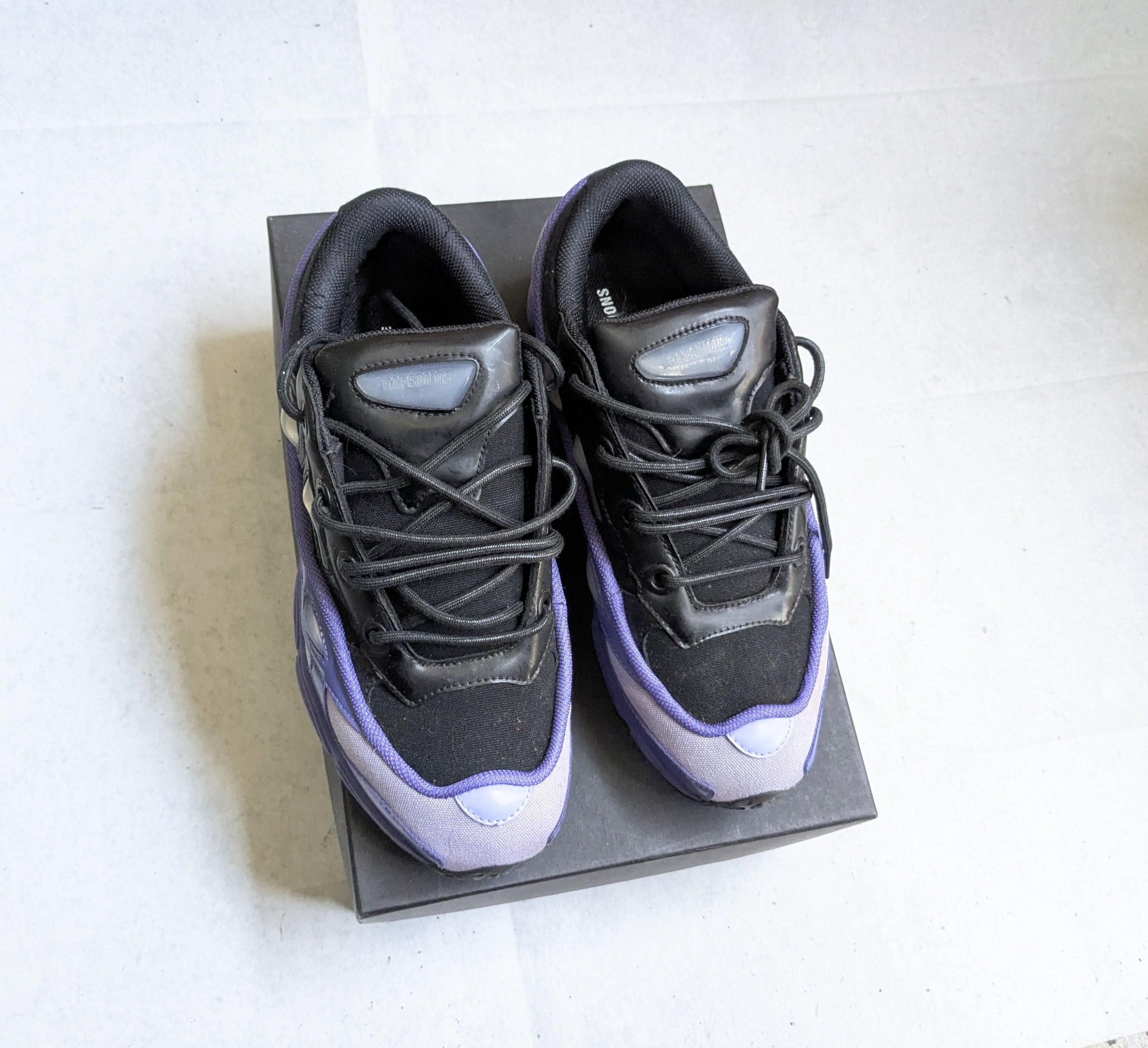 Adidas × Raf Simons Raf simons x adidas ozweego Size US 9.5 / EU 42-43 - 2 Thumbnail