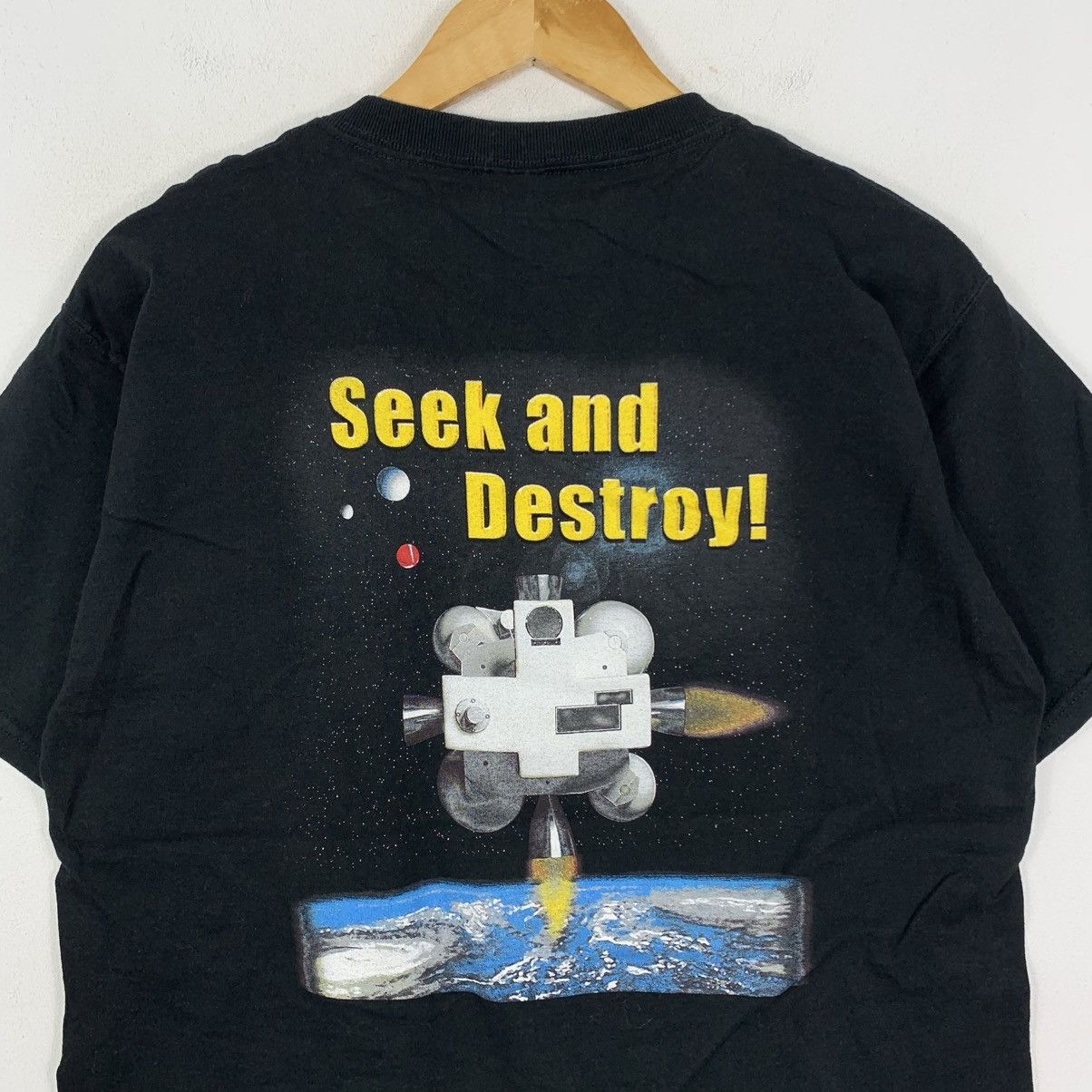 Vintage Vintage EKV Exoatmospheric Kill Vehicle Raytheon Boen Tshirt Size US L / EU 52-54 / 3 - 7 Thumbnail