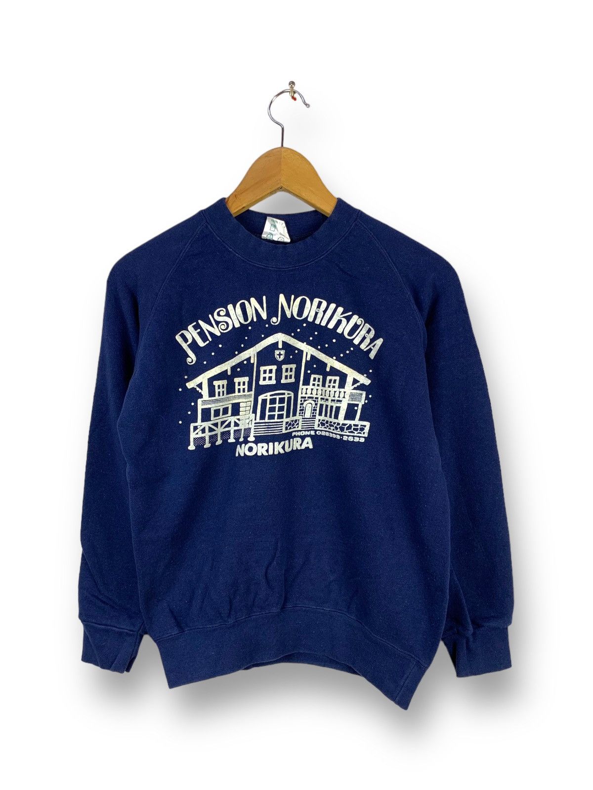 image of Vintage 80's 90's Pension Norikura Hotel Sweatshirt in Navy, Men's (Size Small)