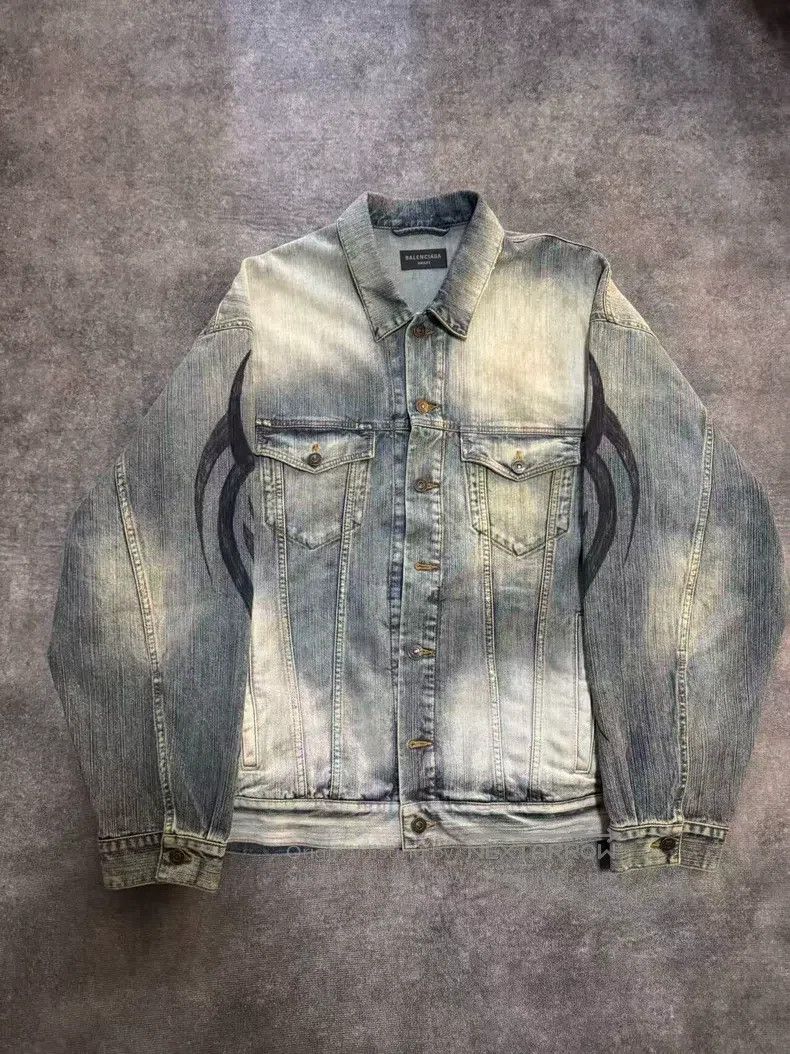 Balenciaga Balenciaga Dragon totem making old denim jacket coat Size US S / EU 44-46 / 1 - 1 Thumbnail