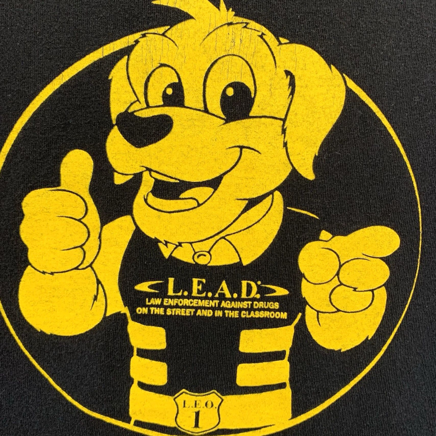 Vintage VINTAGE Dare LEAD T-Shirt Unisex Adults Large Black 90s Retro Drug Resistance Crime Dog Logo Size US L / EU 52-54 / 3 - 4 Thumbnail