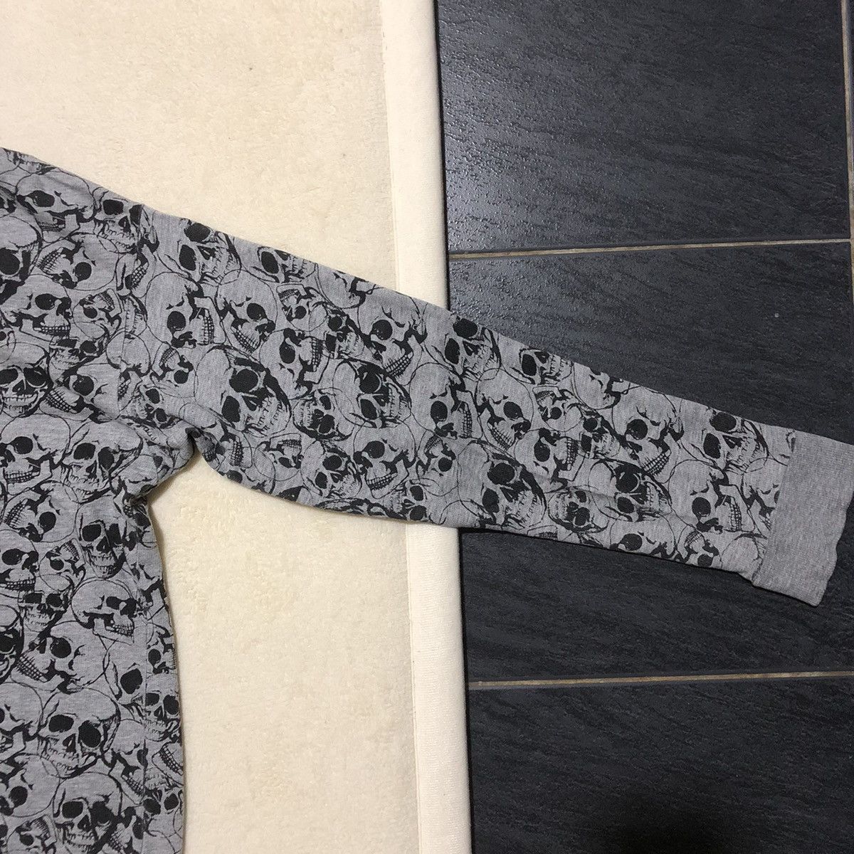 H&M H&M Skull Full Print Sweatshirt Size M / US 6-8 / IT 42-44 - 8 Thumbnail