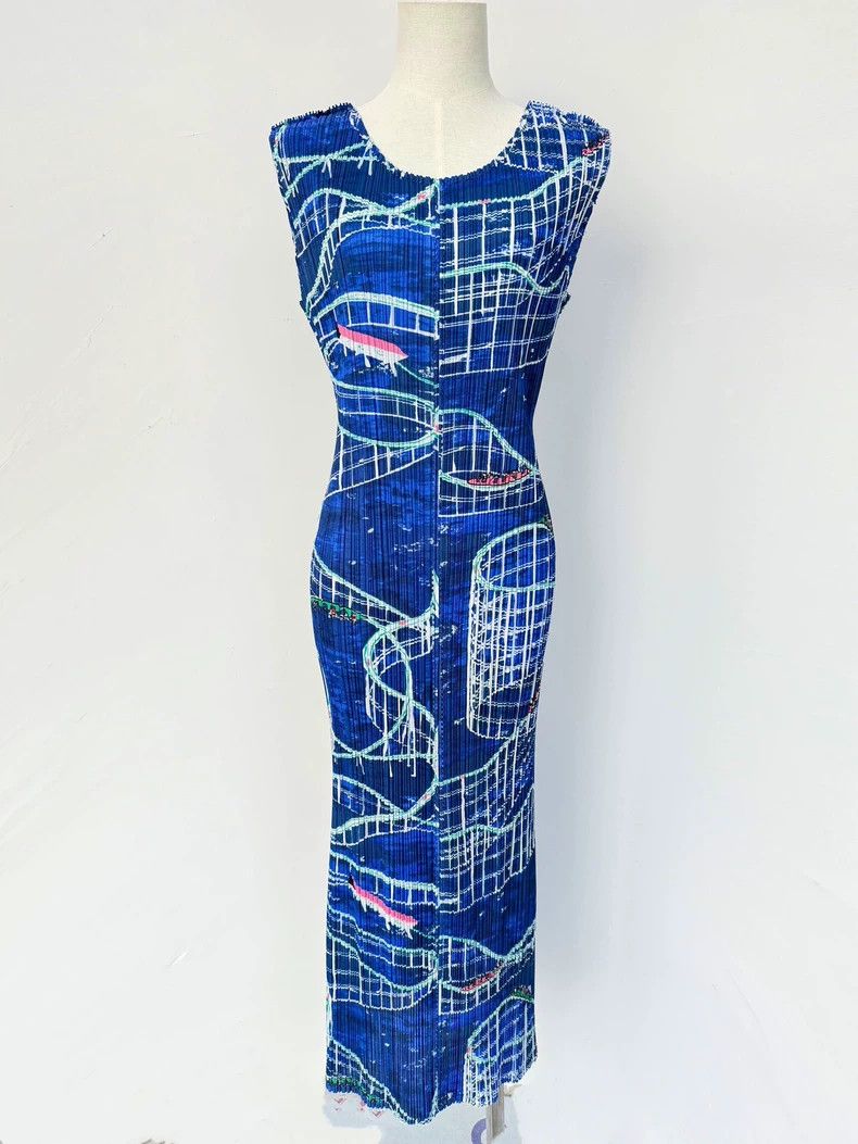 Issey Miyake Issey Miyake size:3 Blue roller coaster pleated dress Size XS / US 0-2 / IT 36-38 - 1 Thumbnail