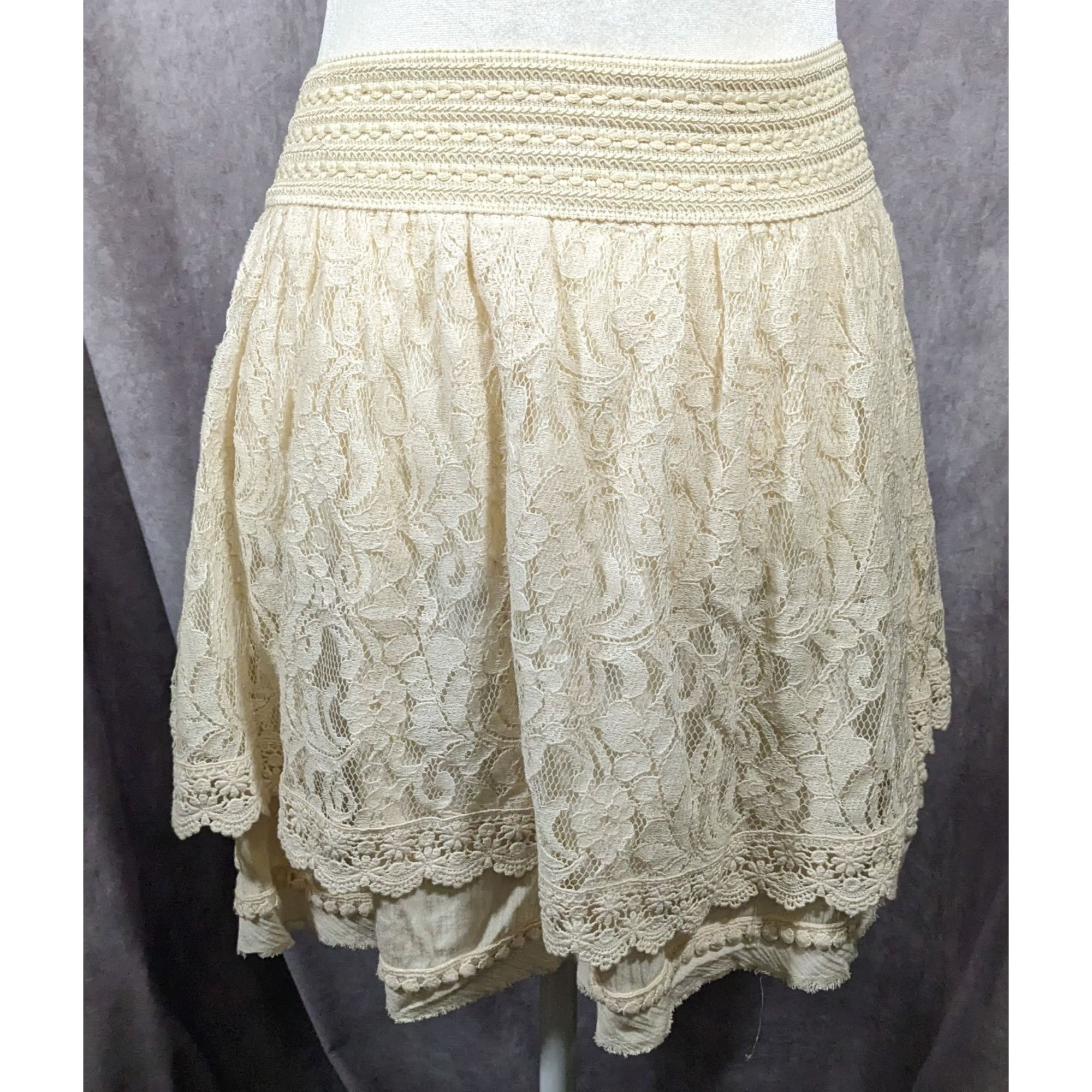 Miss Me Miss Me Cream Lace Layered Knee Length Skirt Size Large Size 30" / US 8 / IT 44 - 9 Thumbnail