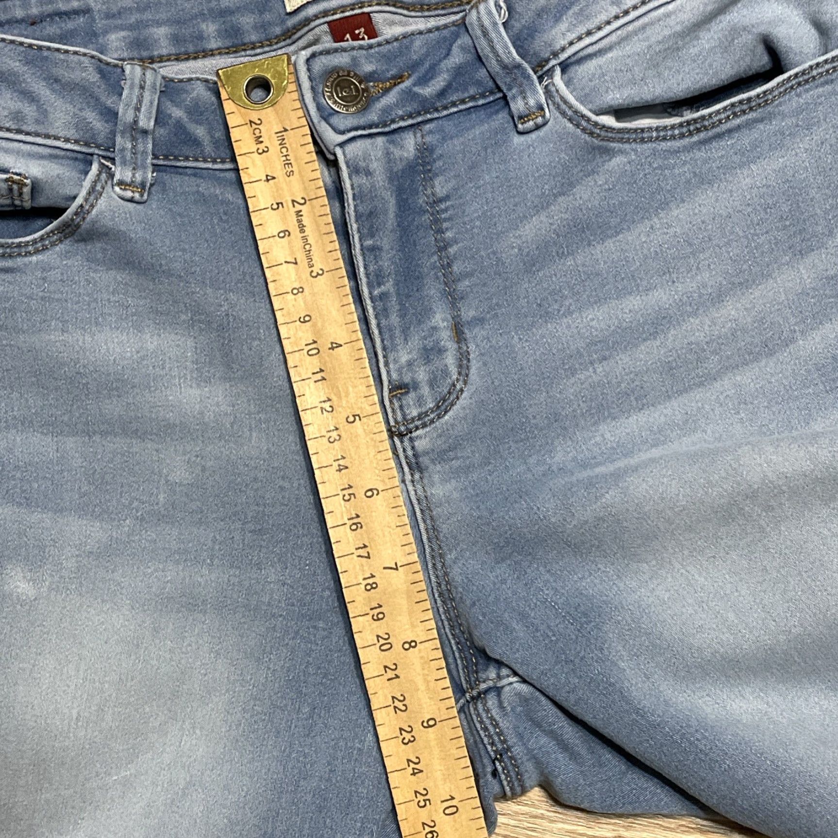 Vintage VINTAGE LEI Jeans Regular Straight Leg Light Wash Size 13 Junior Womens Blue Size 34" / US 12 / IT 48 - 6 Thumbnail