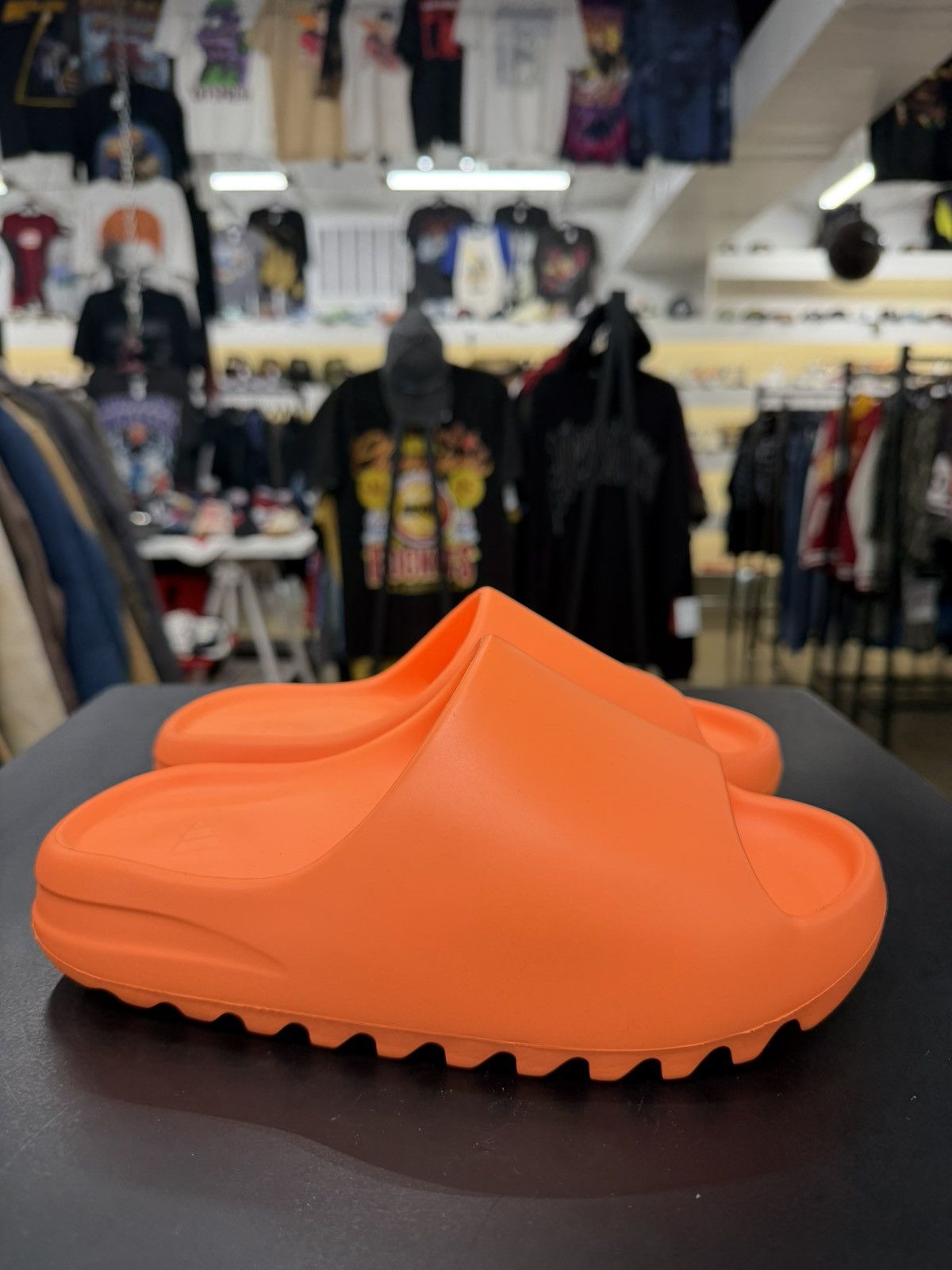 Adidas Adidas Yeezy Slide Enflame Oranges Size 5 (2021) Size US 5 / EU 37 - 6 Thumbnail