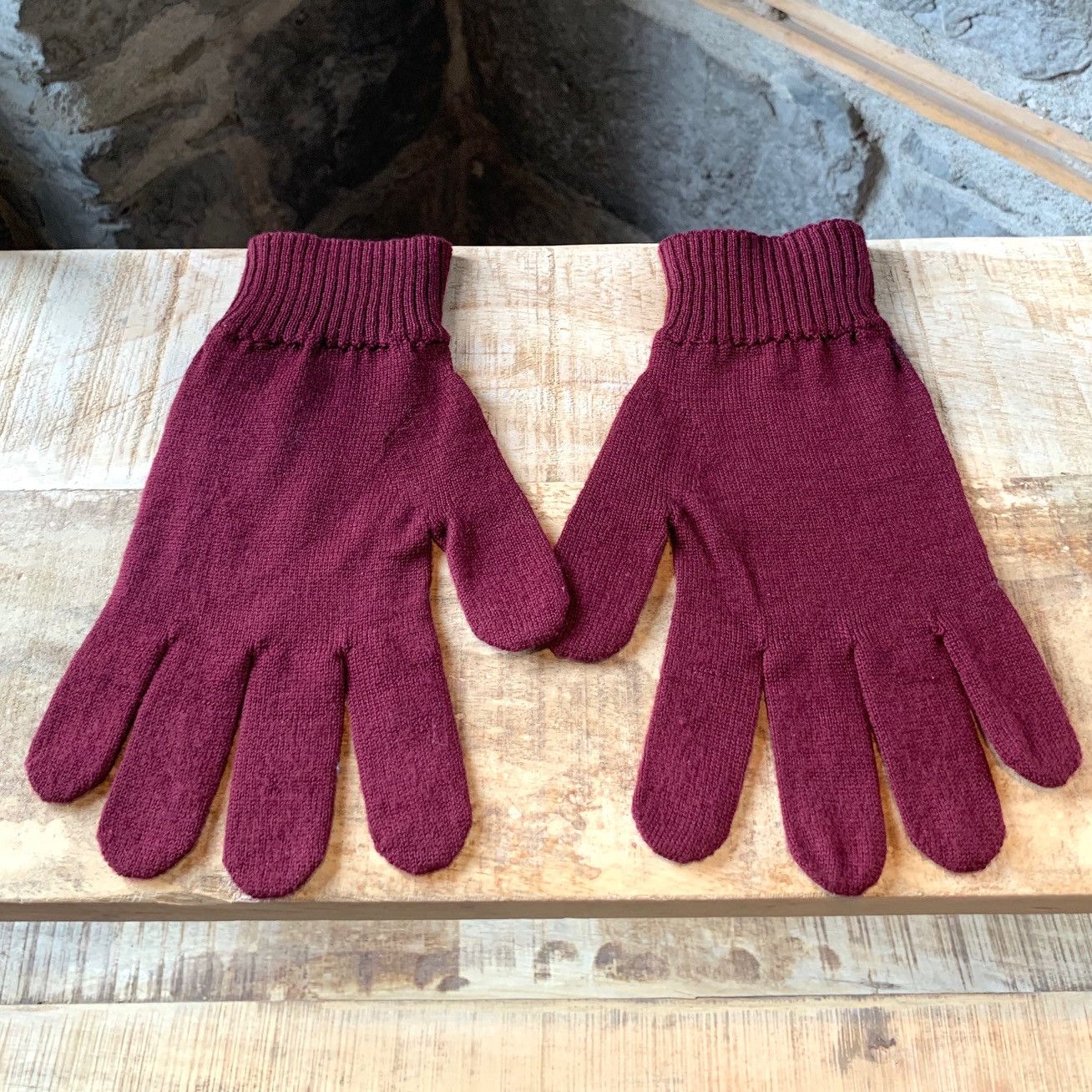 Louis Vuitton Louis Vuitton Burgundy Wool Knit Damier Gloves Size ONE SIZE - 5 Thumbnail
