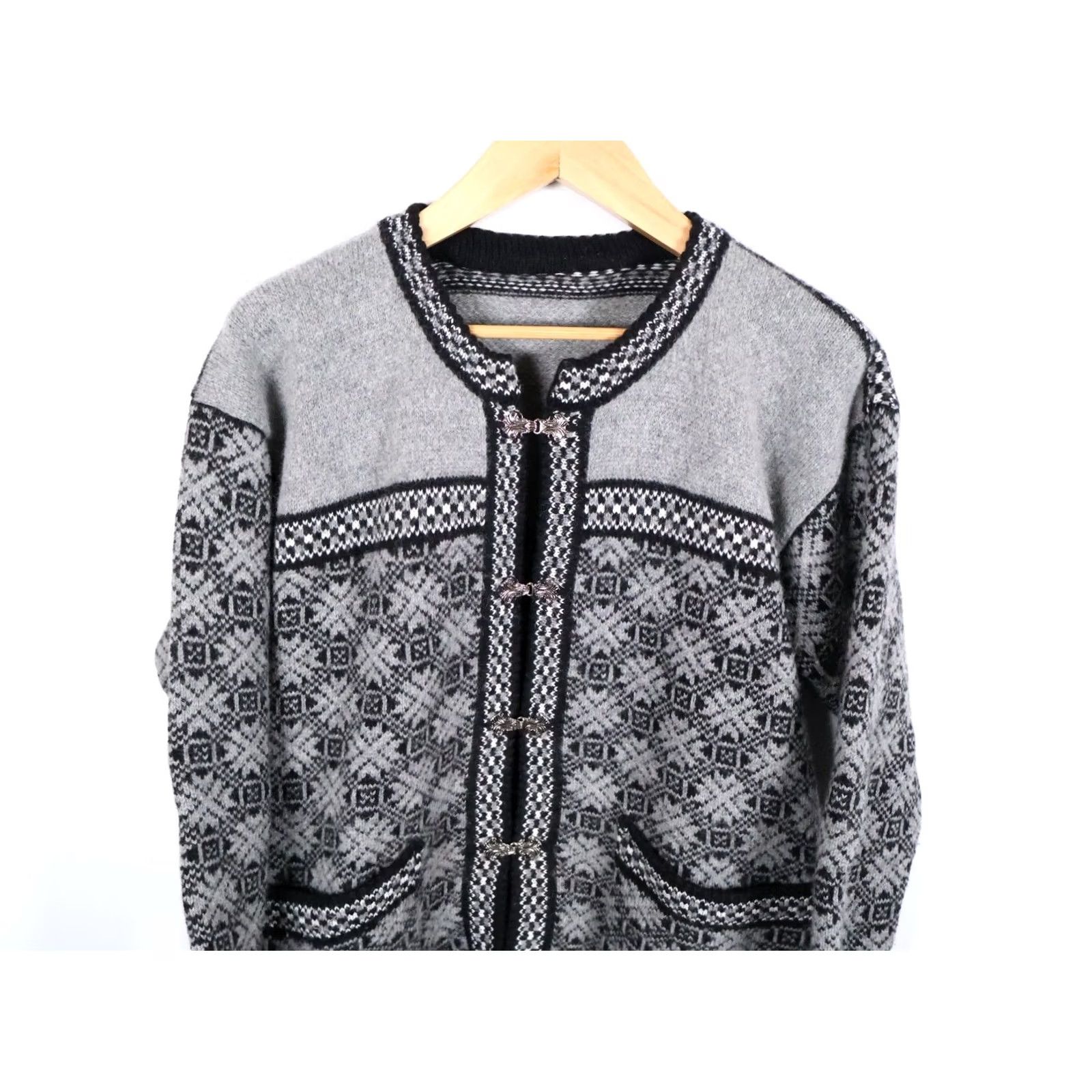 Vintage VINTAGE Icelandic Wool Clasp Cardigan Women's L Gray Black Geometric Pattern Sweater Size L / US 10 / IT 46 - 3 Thumbnail