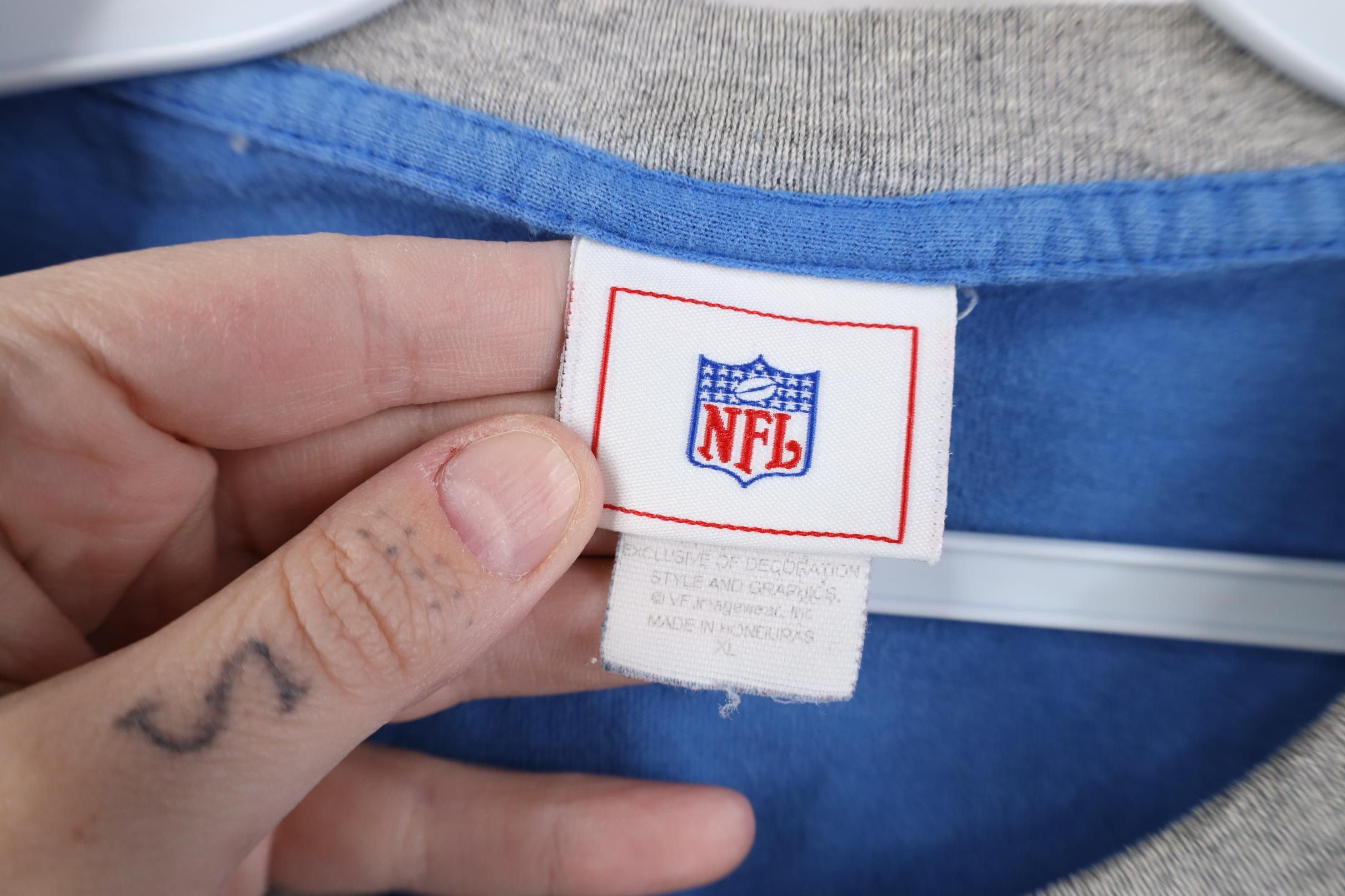 Vintage Vintage Y2K 2005 NFL Detroit Lions Football T-Shirt Blue Size US XL / EU 56 / 4 - 8 Thumbnail
