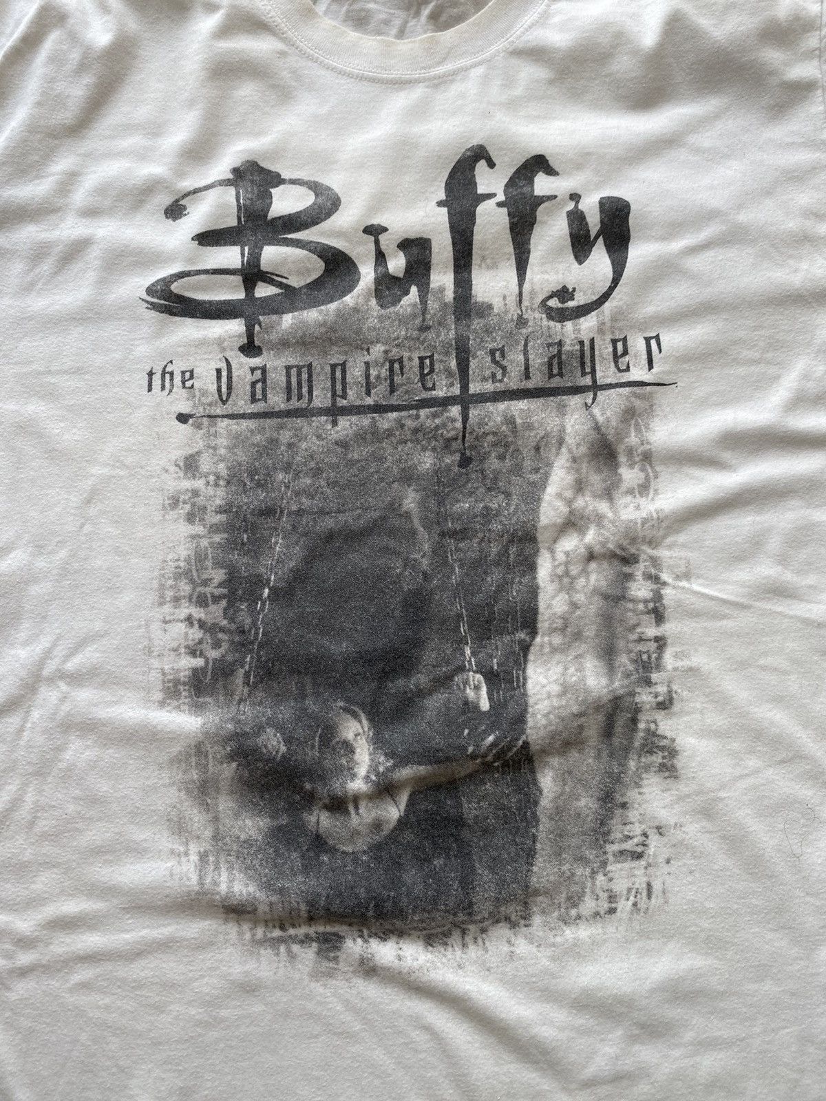 Vintage Vintage Buffy the Vampire Slayer Shirt Size US L / EU 52-54 / 3 - 1 Thumbnail