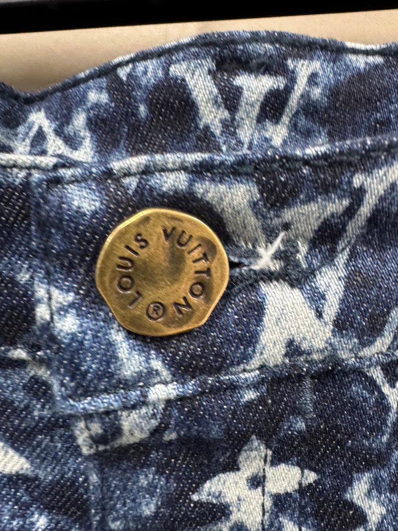 Louis Vuitton Louis Vuitton FW23 Full Logo Hem Slit Jeans Size US 29 - 3 Thumbnail