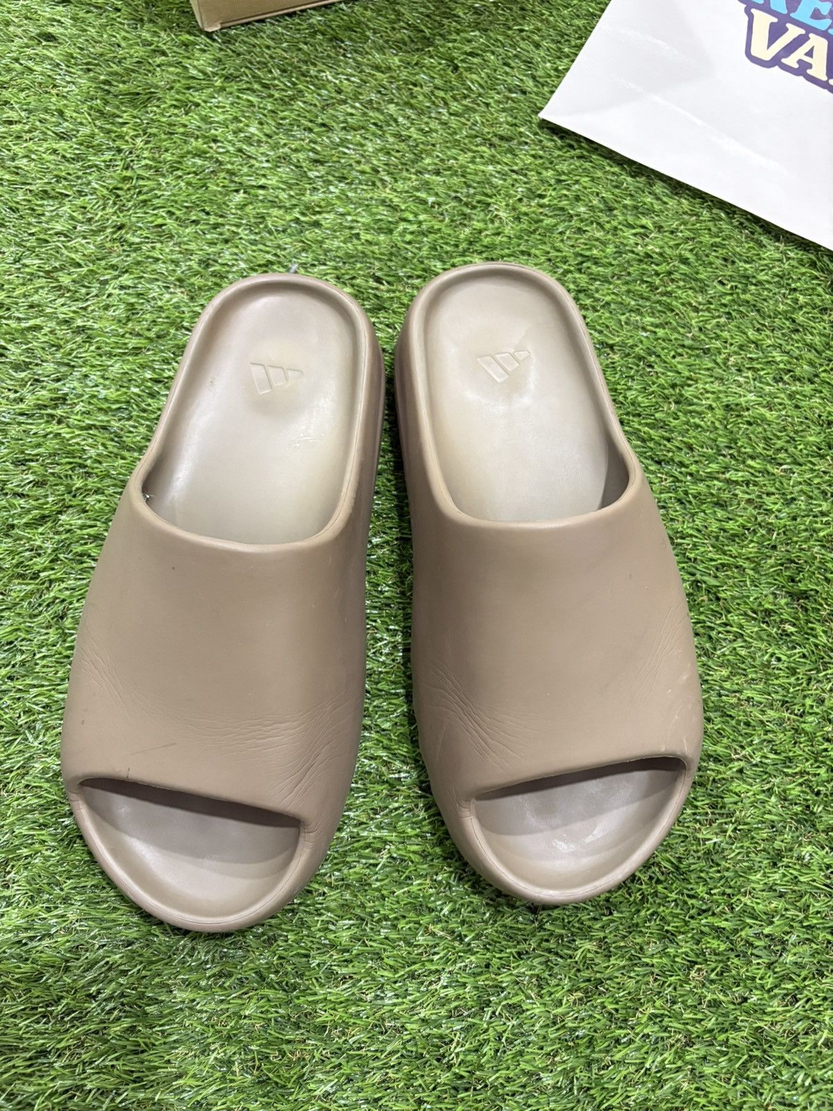 Yeezy YEEZY ADIDAS SLIDES EARTH BROWN Size US 12 / EU 45 - 3 Thumbnail