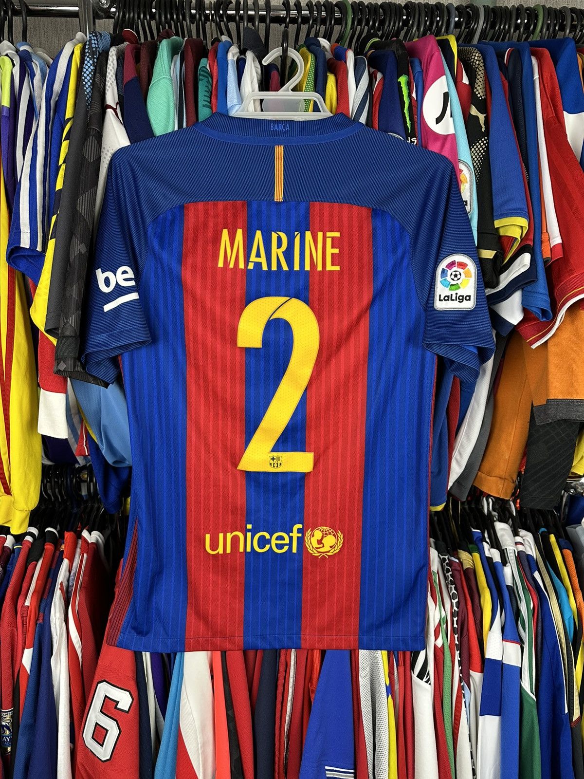 Nike NIKE BARCELONA 2016 2017 HOME FOOTBALL SHIRT SOCCER JERSEY Size US S / EU 44-46 / 1 - 2 Thumbnail