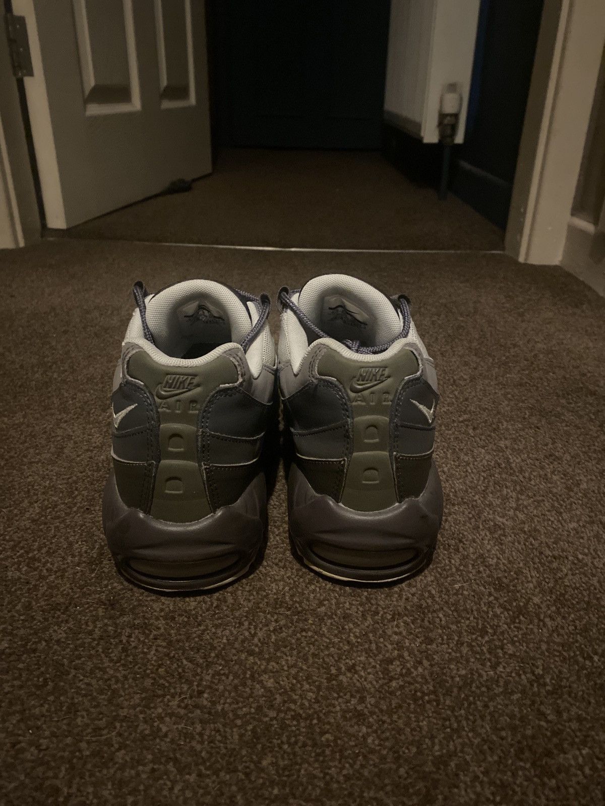 Nike Nike airmax 95s men’s size 8.5UK Size US 9.5 / EU 42-43 - 4 Thumbnail
