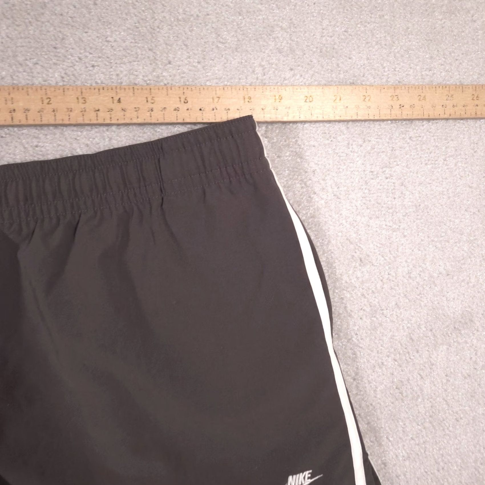 Nike Nike Women's Athletic Running Shorts XL Gray Gym Workout Pockets Size 40" / US 18 - 7 Thumbnail