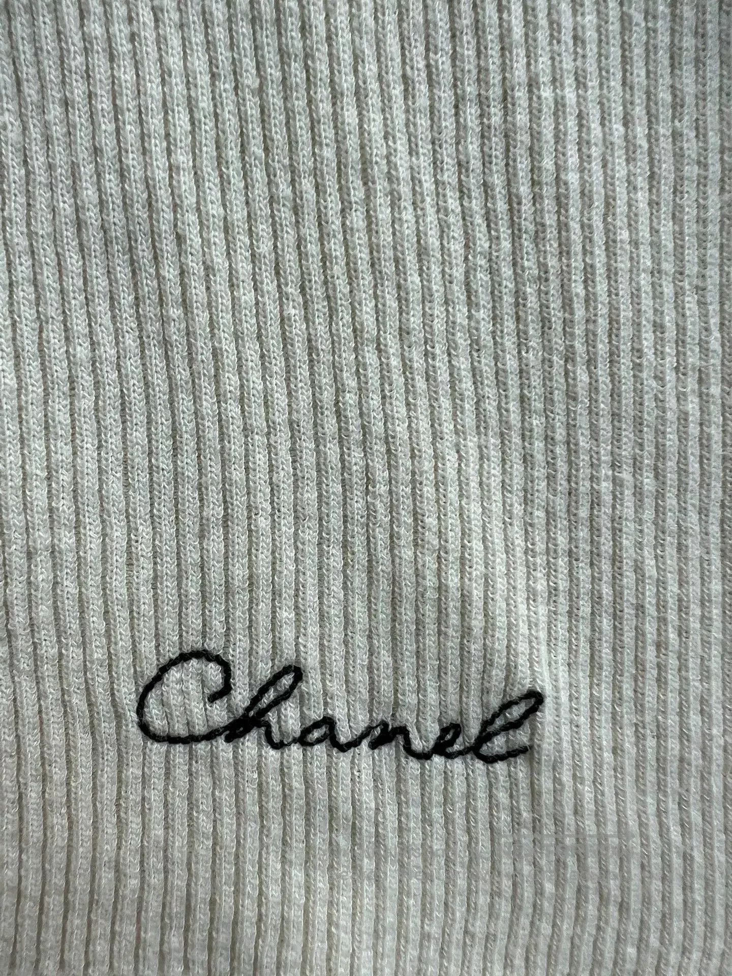 Chanel Chanel 25C Fish Print T-Shirt. Size US XS / EU 42 / 0 - 3 Thumbnail