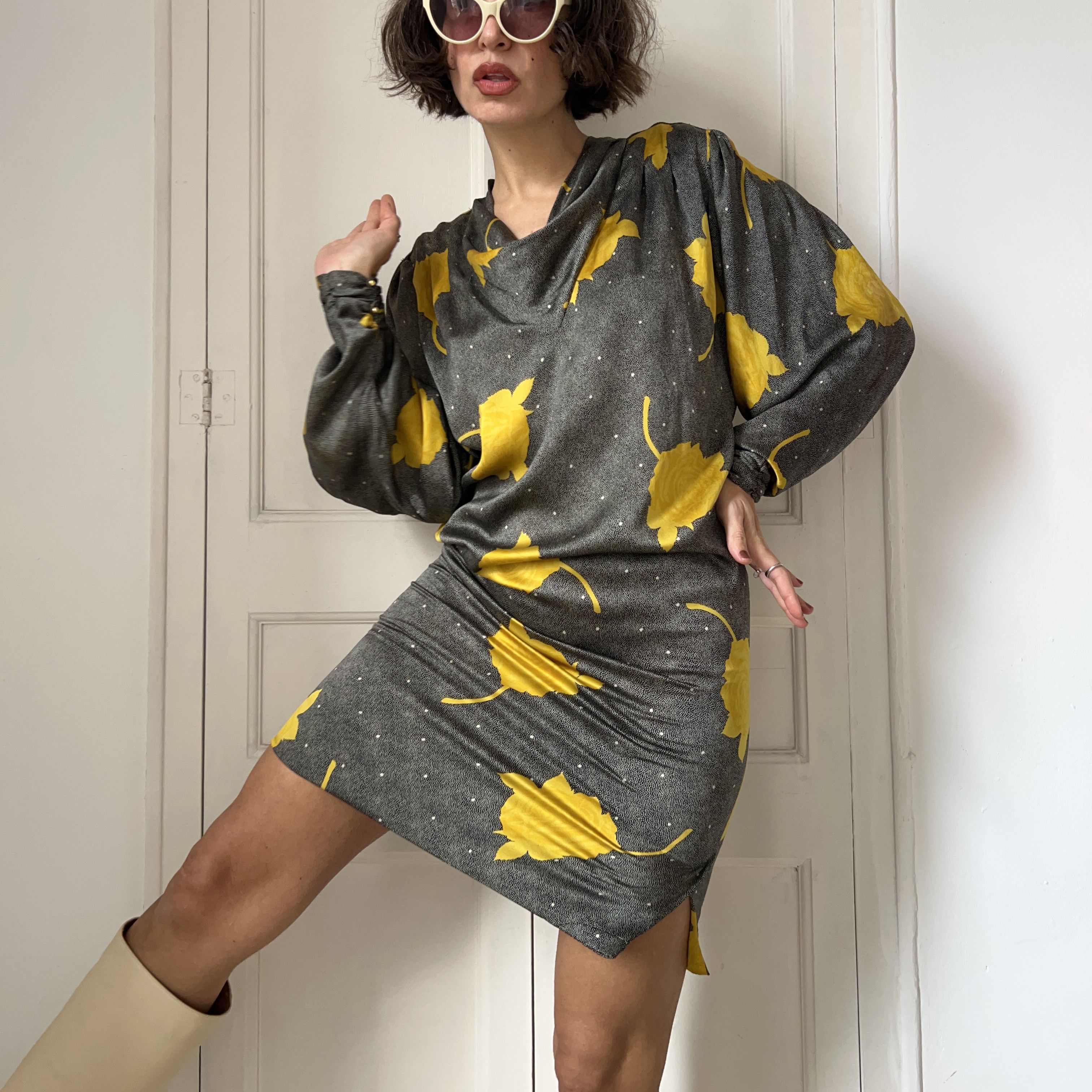 Vintage Vintage 80s Yellow Rose Print Wiggle Dress Size M / US 6-8 / IT 42-44 - 3 Thumbnail