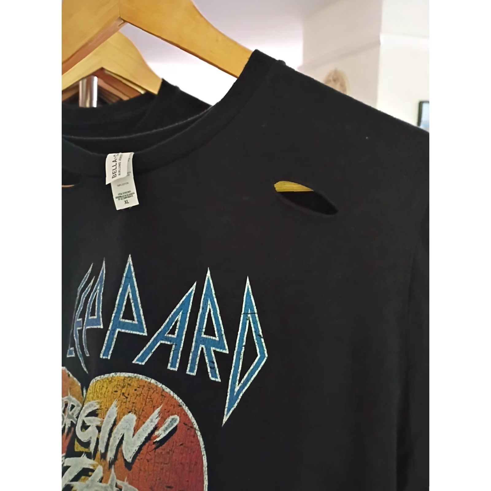 Vintage VINTAGE Def Leppard Ladies Crop Top XL Black Distressed Cropped T-Shirt Rock Retro Womens Party Tee Size XL / US 12-14 / IT 48-50 - 3 Thumbnail