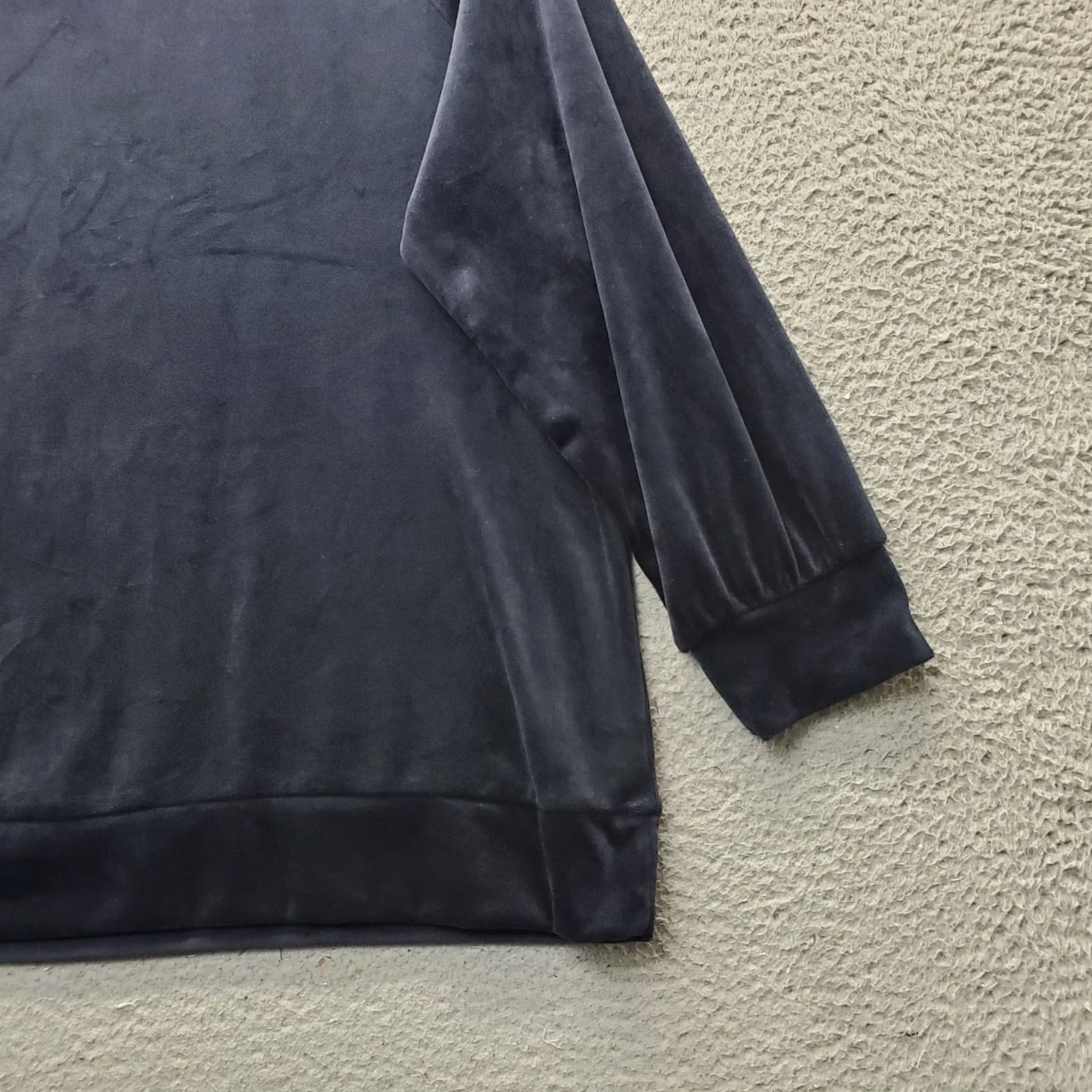 Loft LOFT Sweatshirt Womens 16/18 Navy Velour Elastic Cuff Hem Round Neck Pullover Shirt Womens Size 16/18 Navy Velour Pullover Size XXL / US 16-18 / IT 52-54 - 7 Thumbnail