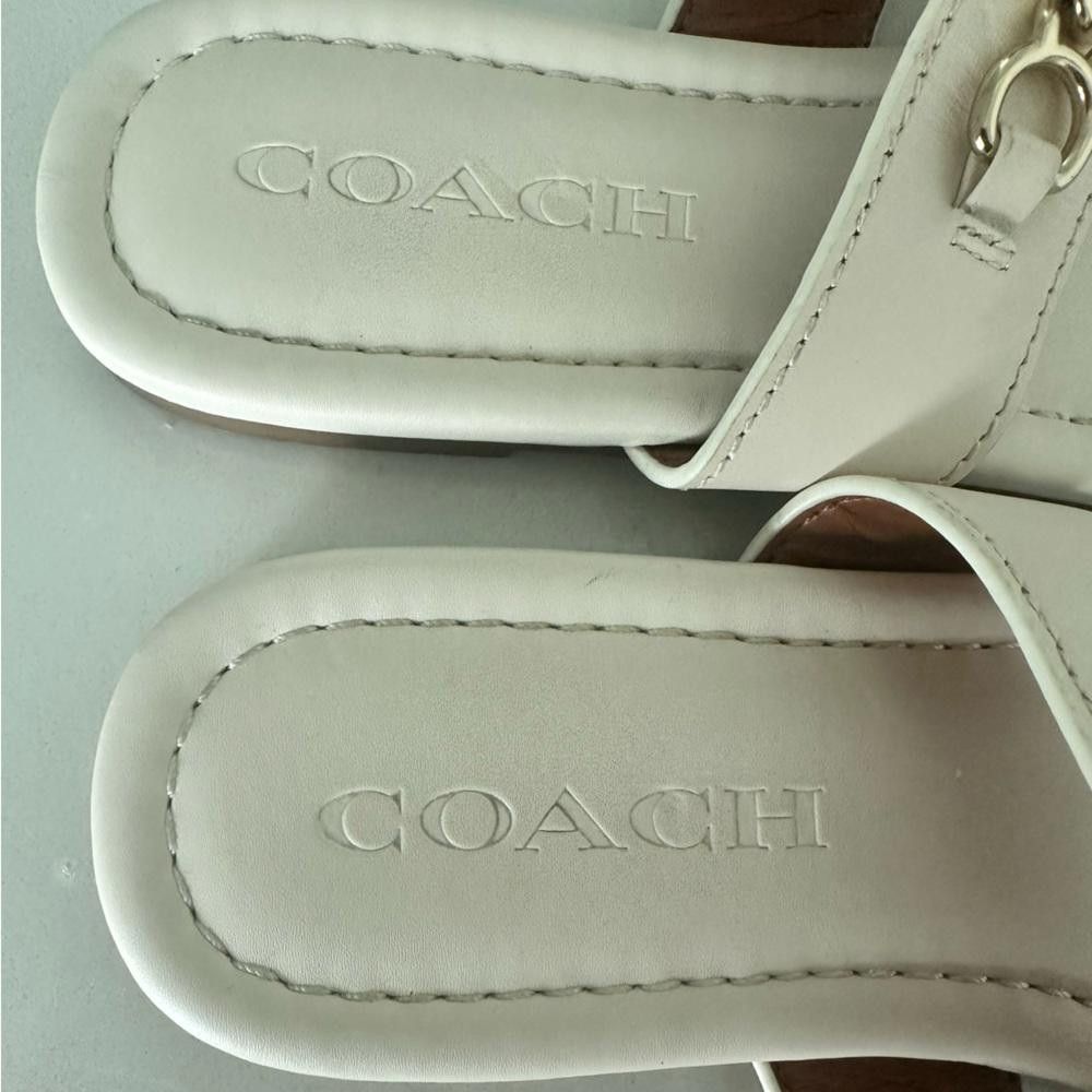 Coach COACH Jaclyn Chalk White Leather Thong Sandal Logo Chain 6.5 Size US 6.5 / IT 36.5 - 7 Thumbnail
