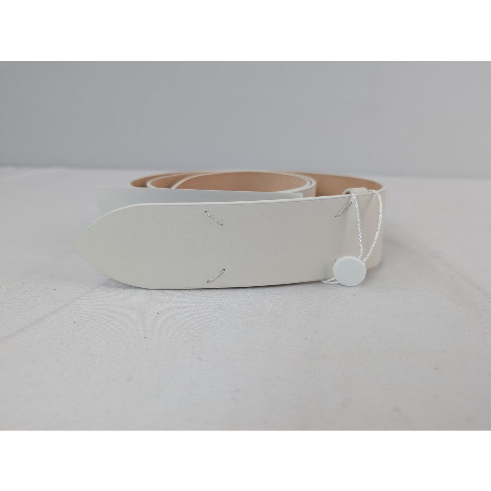 Maison Margiela o1rshd1 Size: 90 / Four Stitches Leather Belt in White Size 36 - 11 Thumbnail