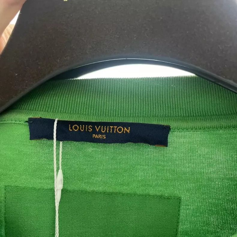 Louis Vuitton LOUIS VUITTON Green Chest Relief Short Sleeve 2504-Nextarro Size US M / EU 48-50 / 2 - 2 Thumbnail