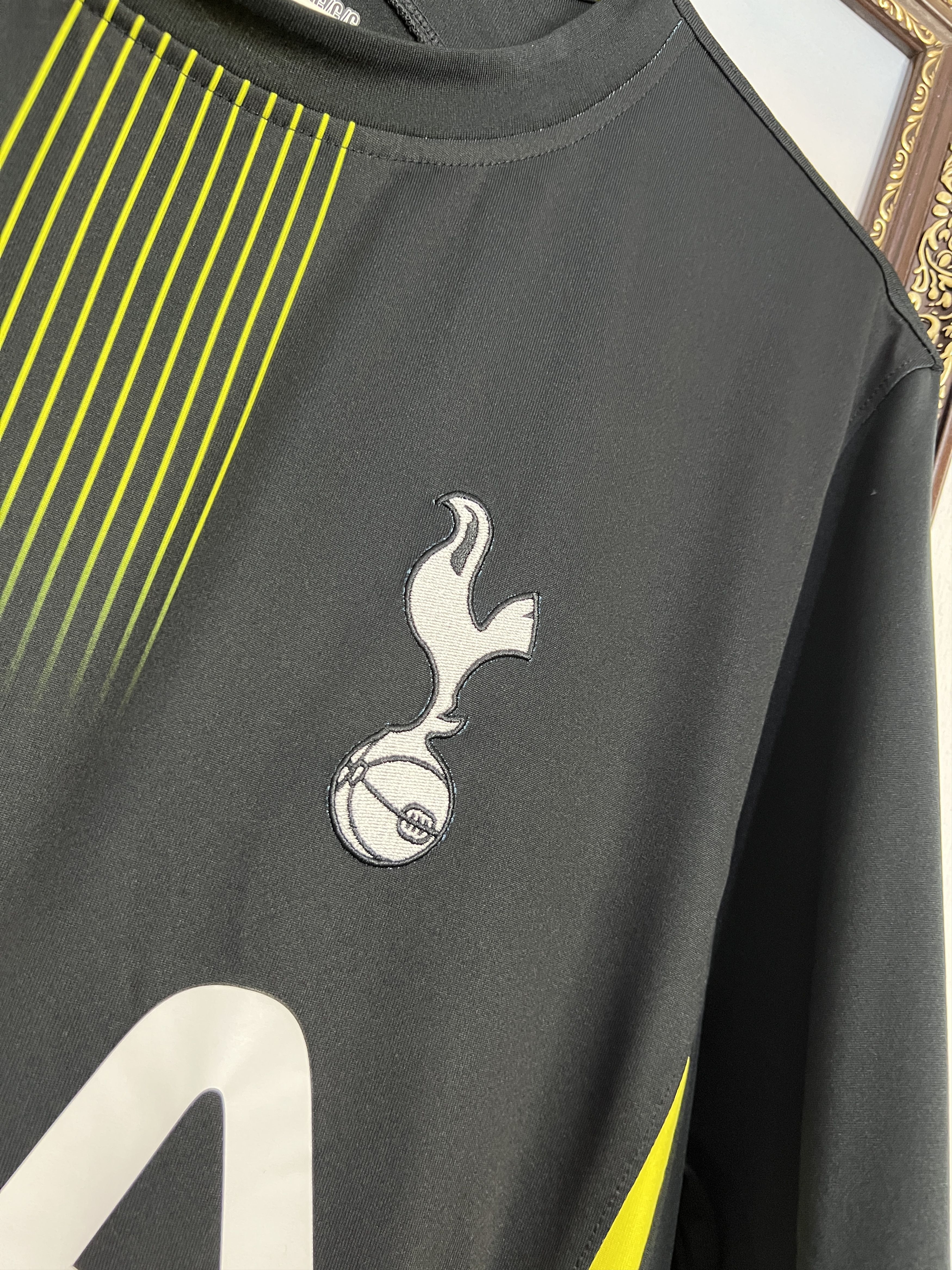 Under Armour Tottenham Hotspur Away football shirt 2014 Soccer Jersey Size US L / EU 52-54 / 3 - 4 Thumbnail