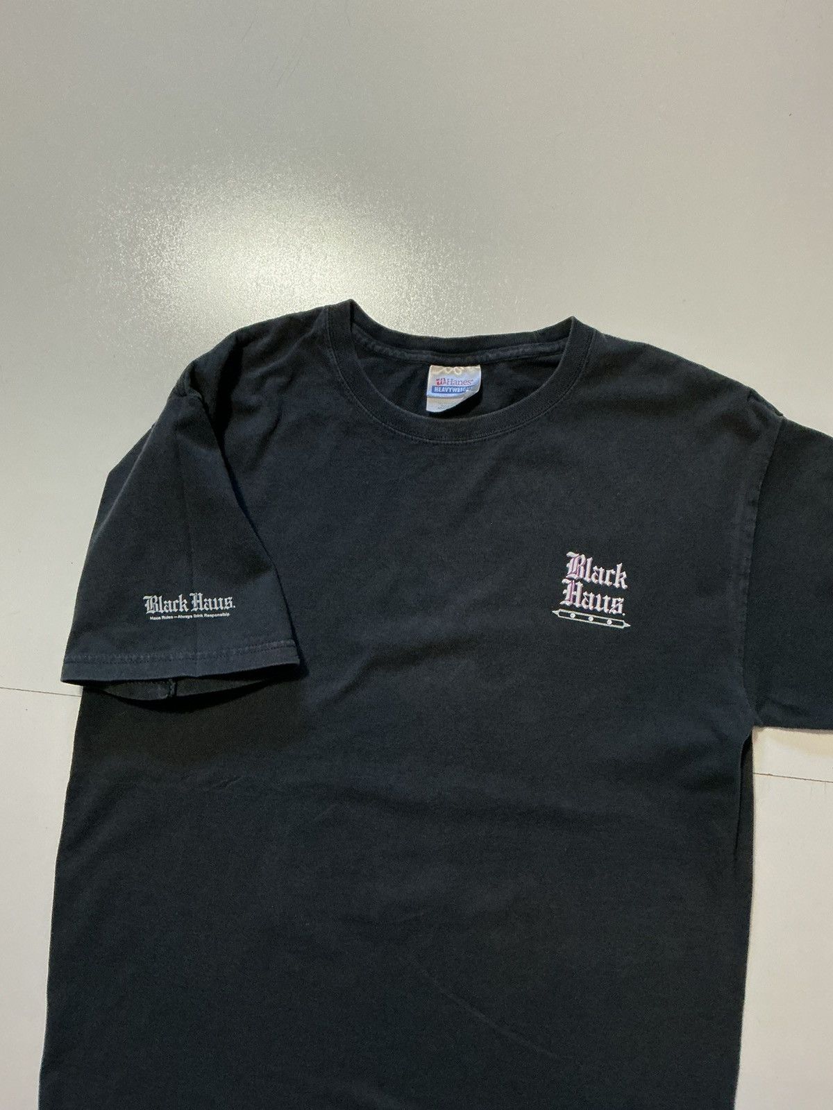 Vintage Vintage Black Haus Rules Liquor Alcohol Spiked Drink T-Shirt Size US M / EU 48-50 / 2 - 3 Thumbnail