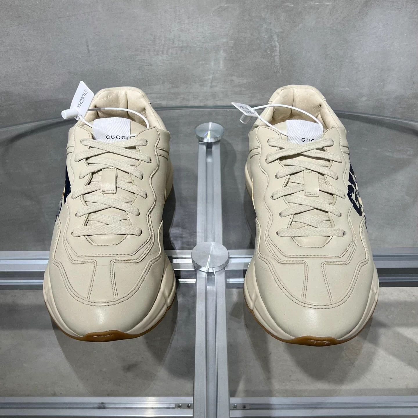 Gucci Gucci cream dad shoe 42 Size US 9 / EU 42 - 1 Thumbnail