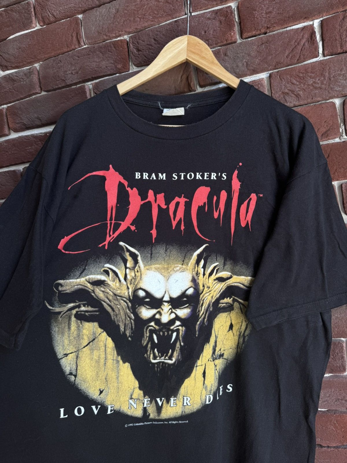 Vintage Vintage 1992 Bram Stokers Dracula Love Never Dies Horror Tee Size US XL / EU 56 / 4 - 4 Thumbnail