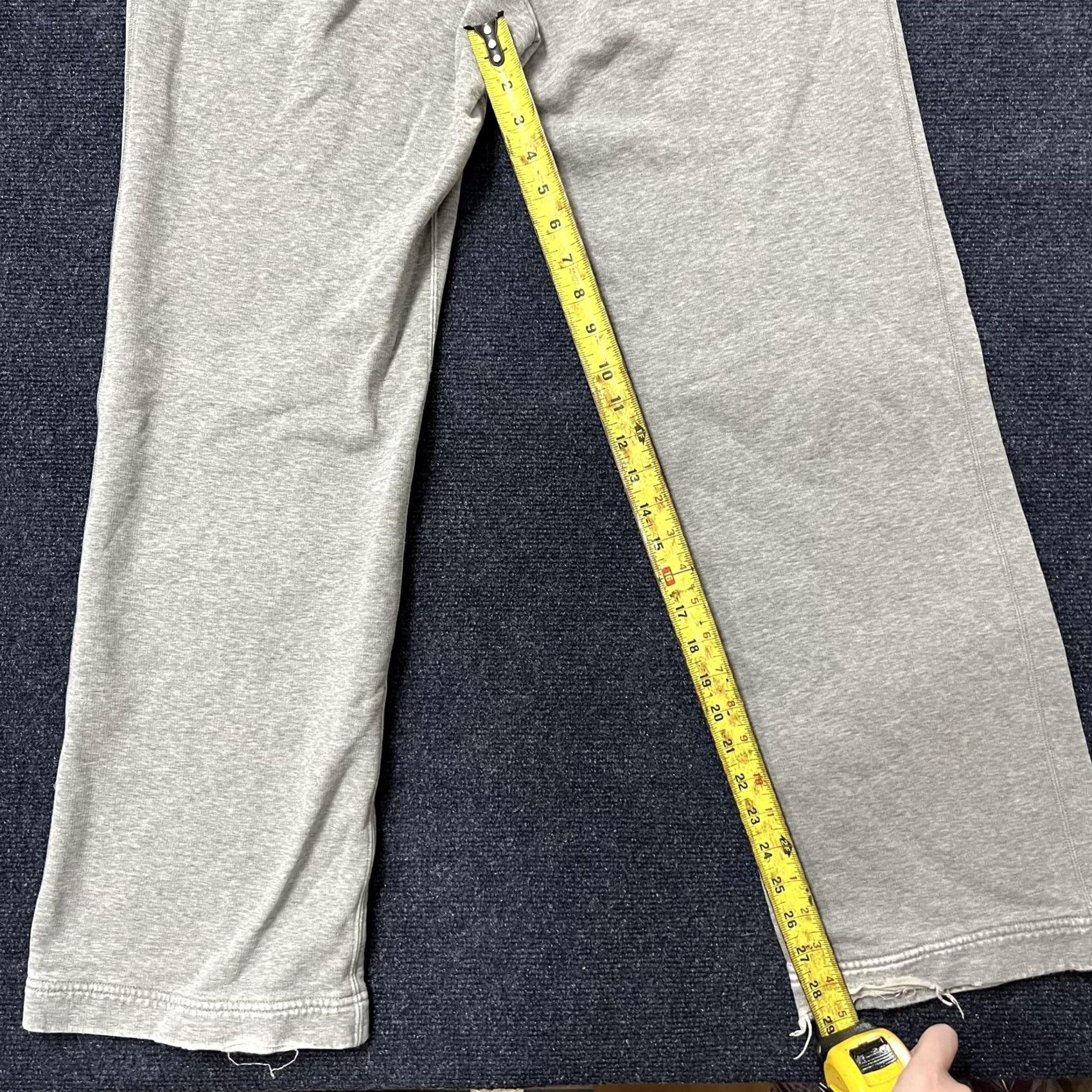 Nike Y2K Nike Sportswear Sweatpants Pants Womens Medium Gray Elastic Waist Pockets Drawstring Jogger Size 30" / US 8 / IT 44 - 4 Thumbnail
