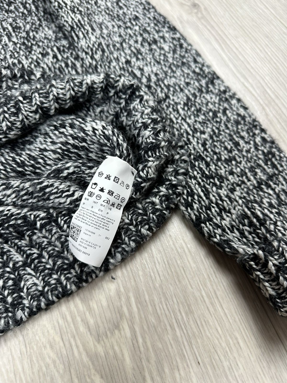 Hugo Boss × Vintage Vintage Hugo Boss Wool Sweater Large Knit Size S Size US S / EU 44-46 / 1 - 7 Thumbnail