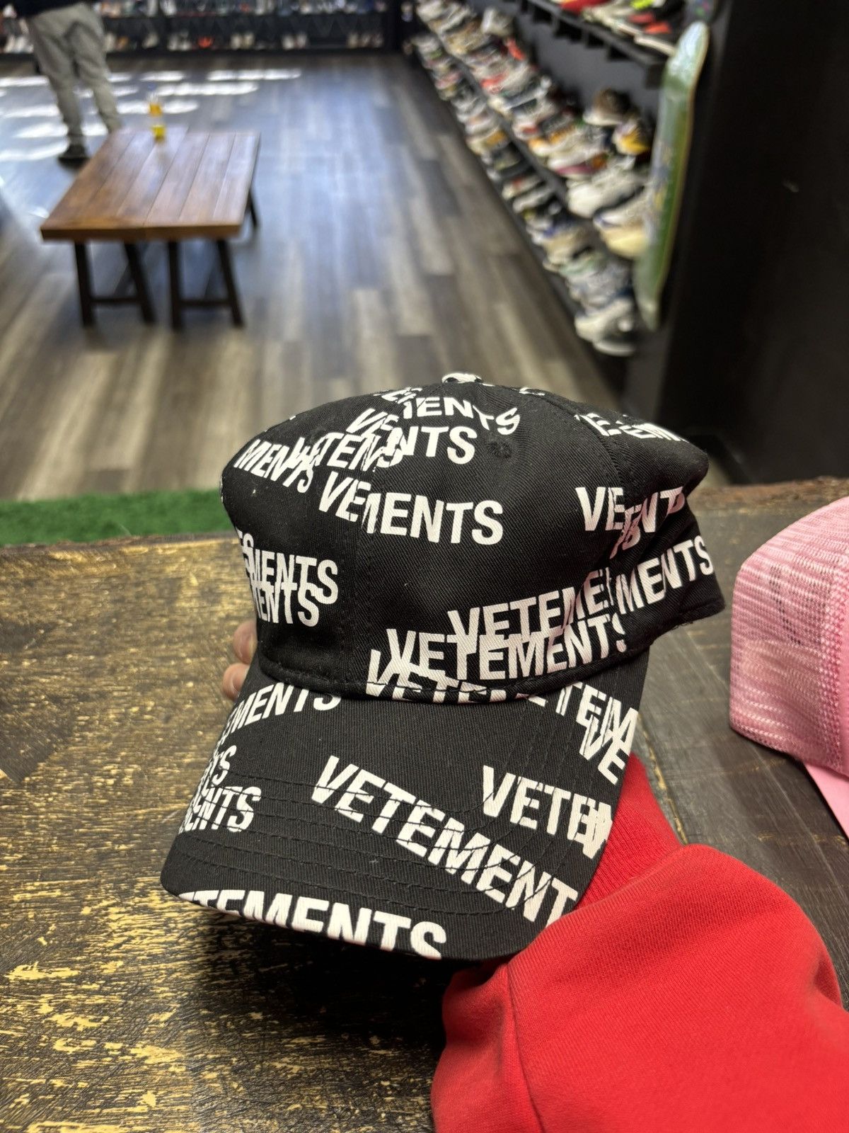 Vetements Vetements repeat logo hat Size ONE SIZE - 1 Thumbnail