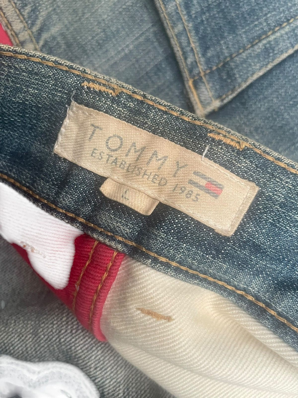 Tommy Hilfiger Tommy Faded Distresed Denim Size US 36 / EU 52 - 16 Thumbnail